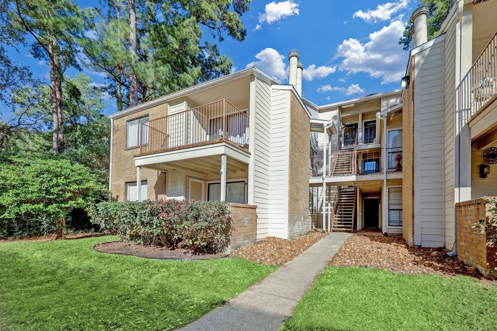 Real estate property located at 3500 Tangle Brush #28, Montgomery, Creekwood Vill Condos 01, The Woodlands, TX, US