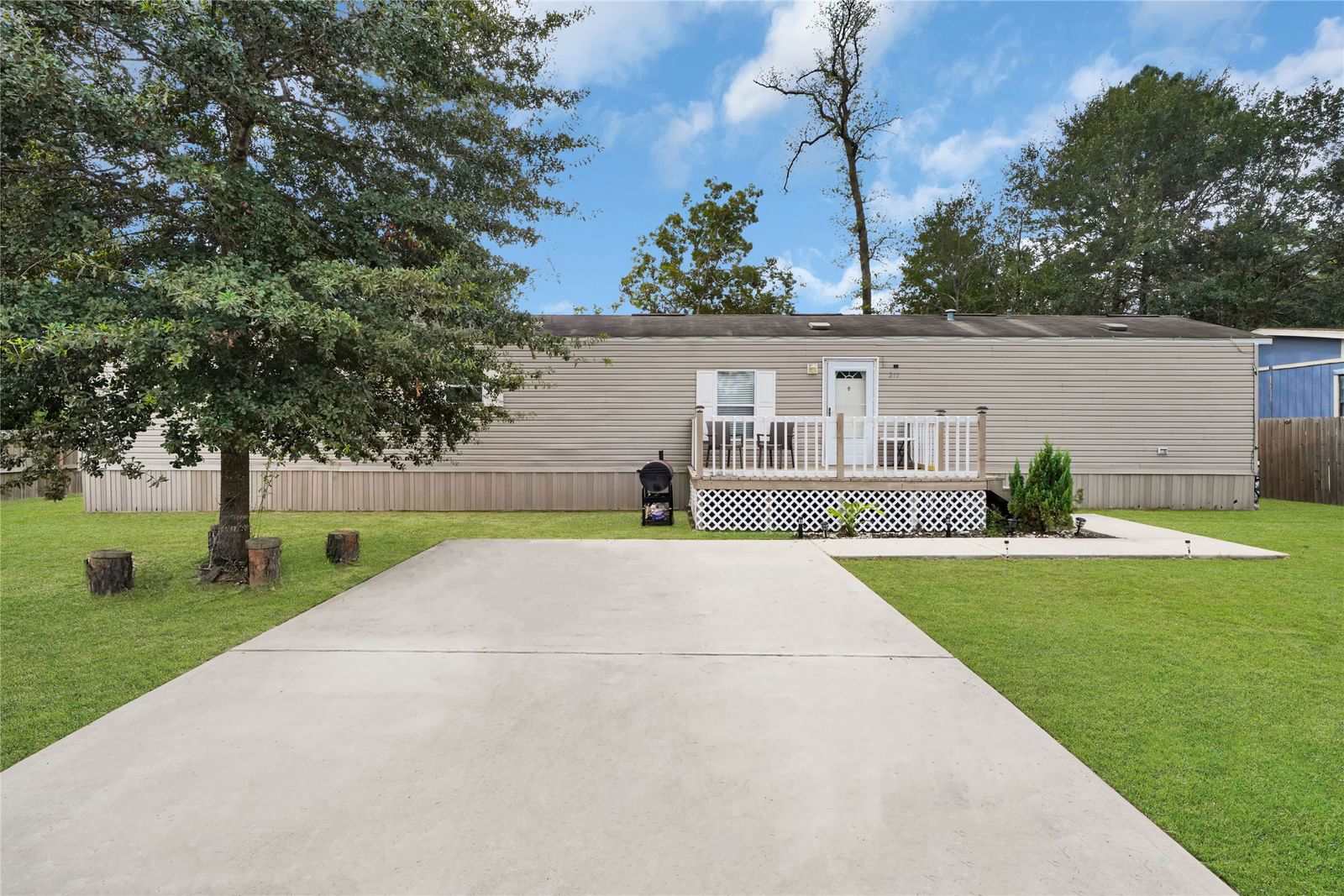 Real estate property located at 211 Crockett Trace, Montgomery, Crockett Trace Estates 01, Conroe, TX, US