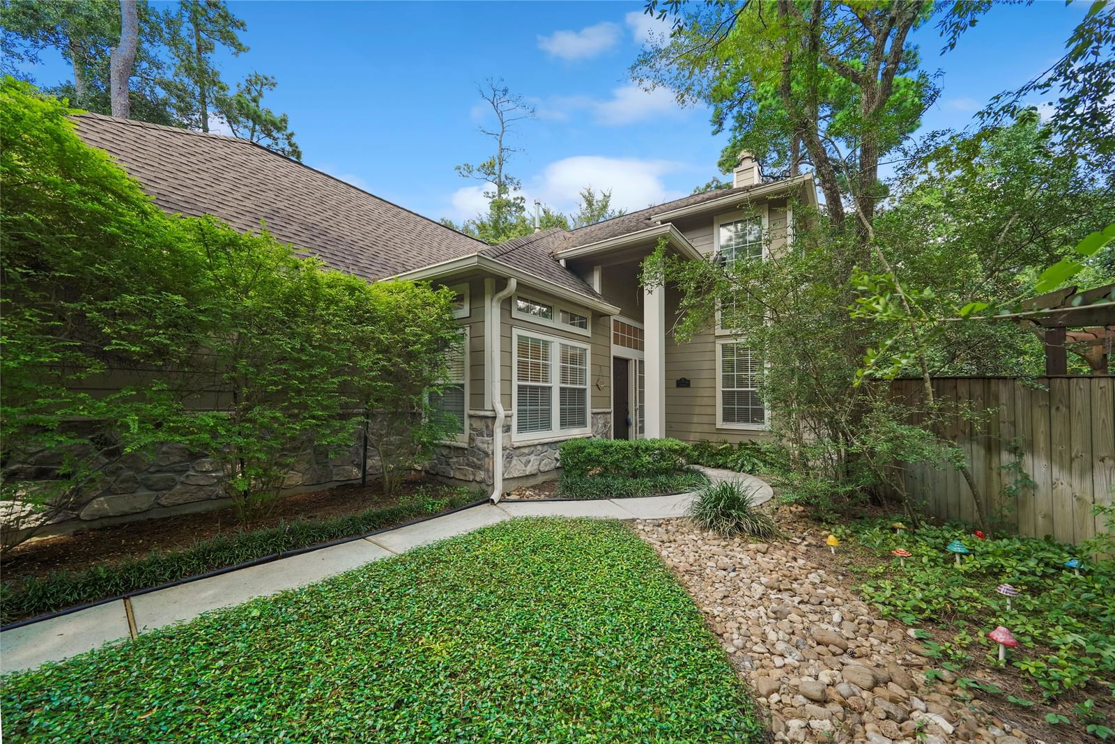 Real estate property located at 2 Scotch Pine, Montgomery, Wdlnds Village Alden Br, The Woodlands, TX, US