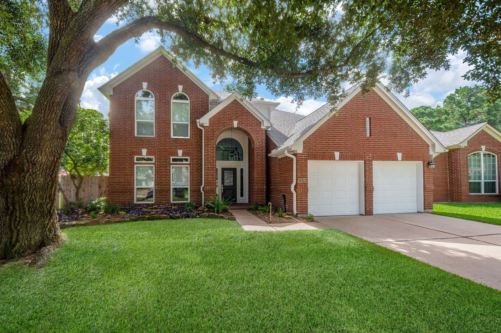 Real estate property located at 7826 PARK HOLLOW, Harris, Copperfield Southcreek Village, Houston, TX, US