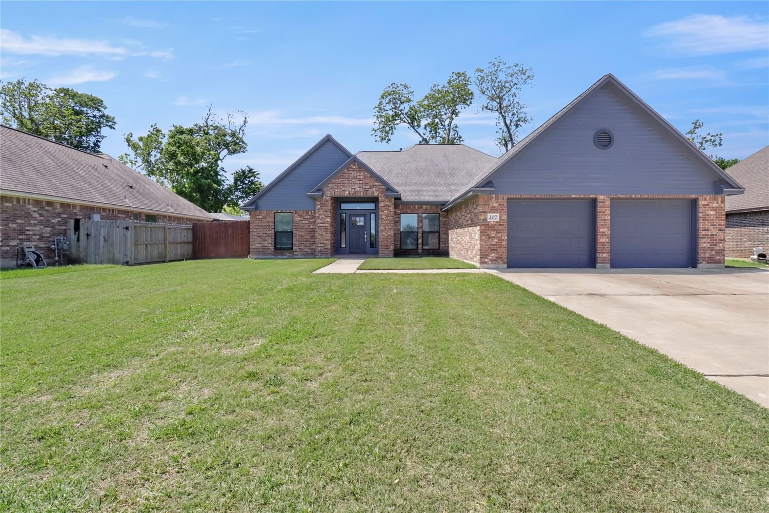 Real estate property located at 207 Oyster Bend, Brazoria, Creekside SD Sec 2 A0066 Je G, Lake Jackson, TX, US