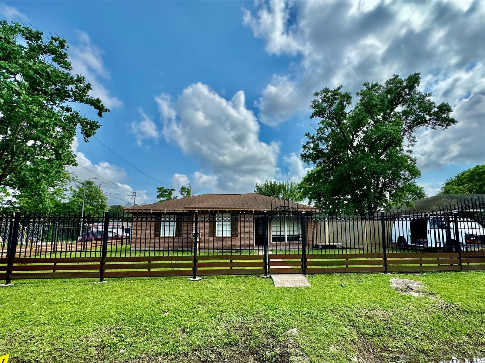 Real estate property located at 8326 Woodlyn, Harris, Roane Oaks Sec 03, Houston, TX, US