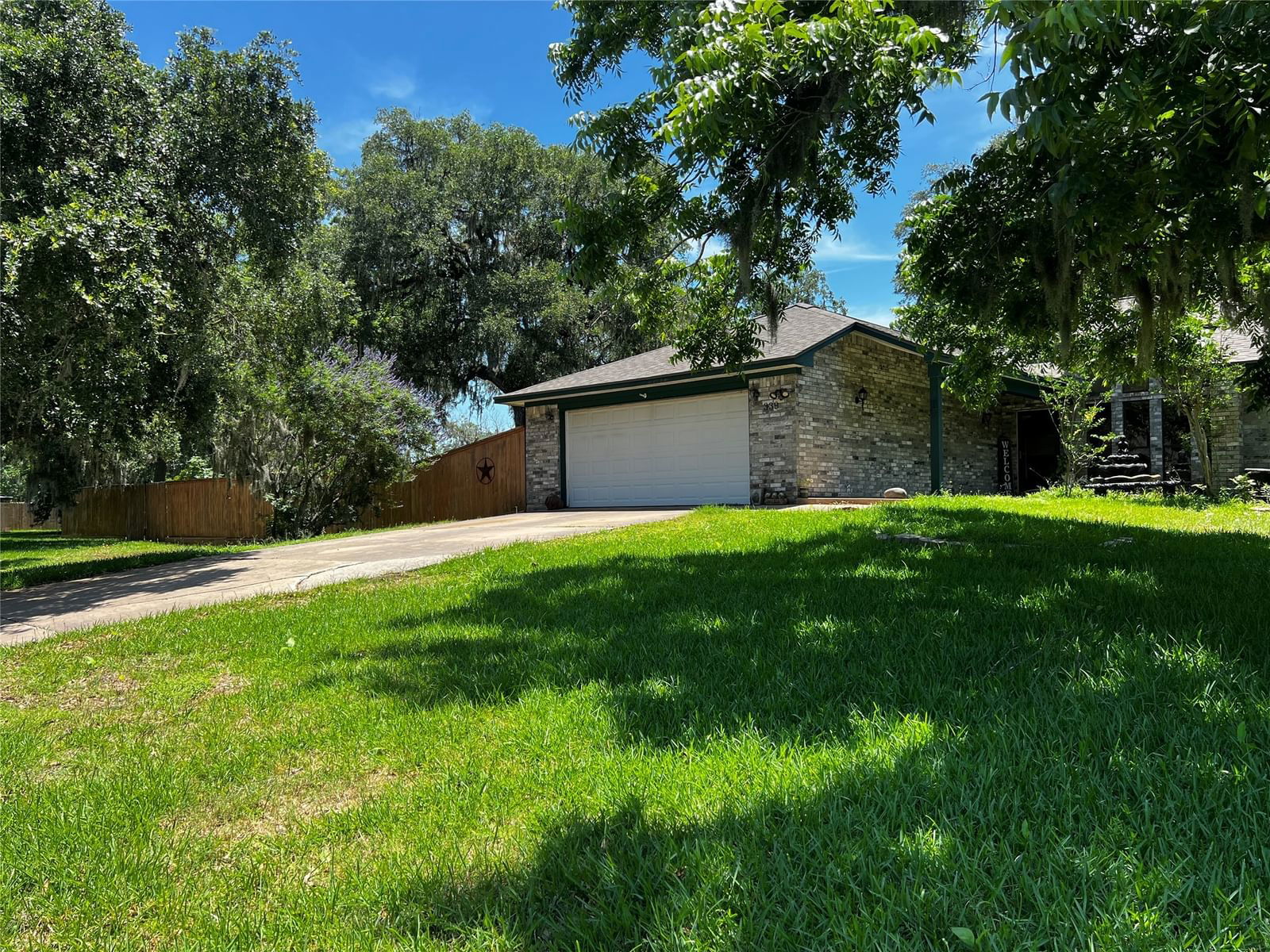 Real estate property located at 339 Freeman, Brazoria, Columbia Lakes Sec 1-2-3-4-5, West Columbia, TX, US