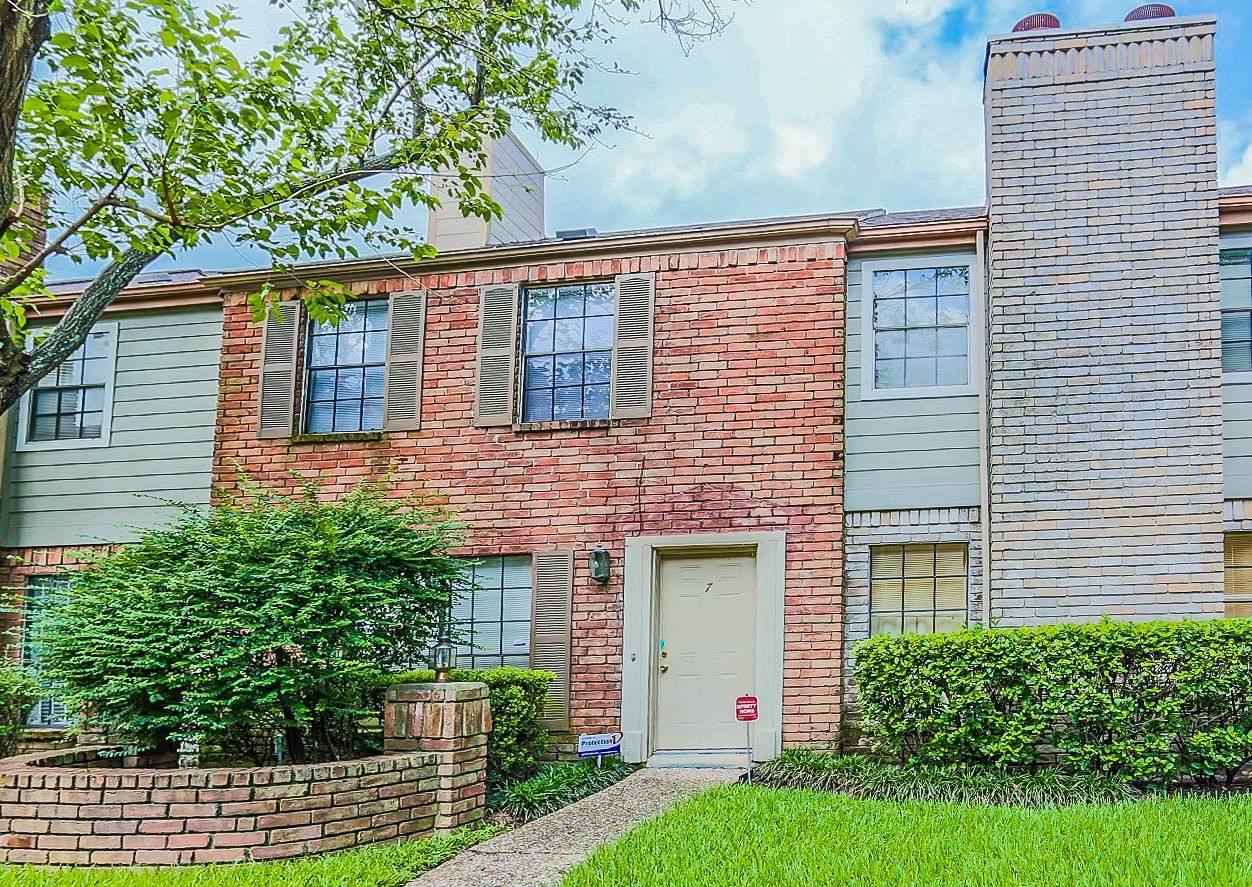 Real estate property located at 9901 Sharpcrest J7, Harris, Oxford Court T/H, Houston, TX, US