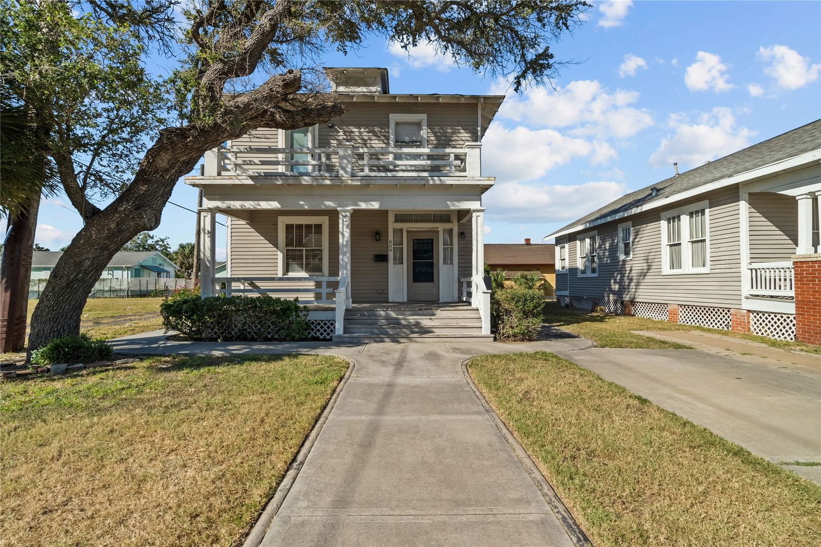 Real estate property located at 809 University, Galveston, Galveston Townsite, Galveston, TX, US