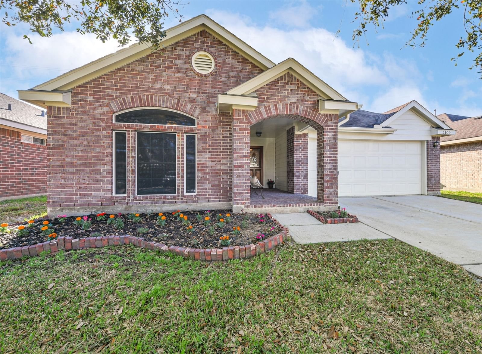 Real estate property located at 2109 Shadow Creek, Harris, Wincrest, Deer Park, TX, US