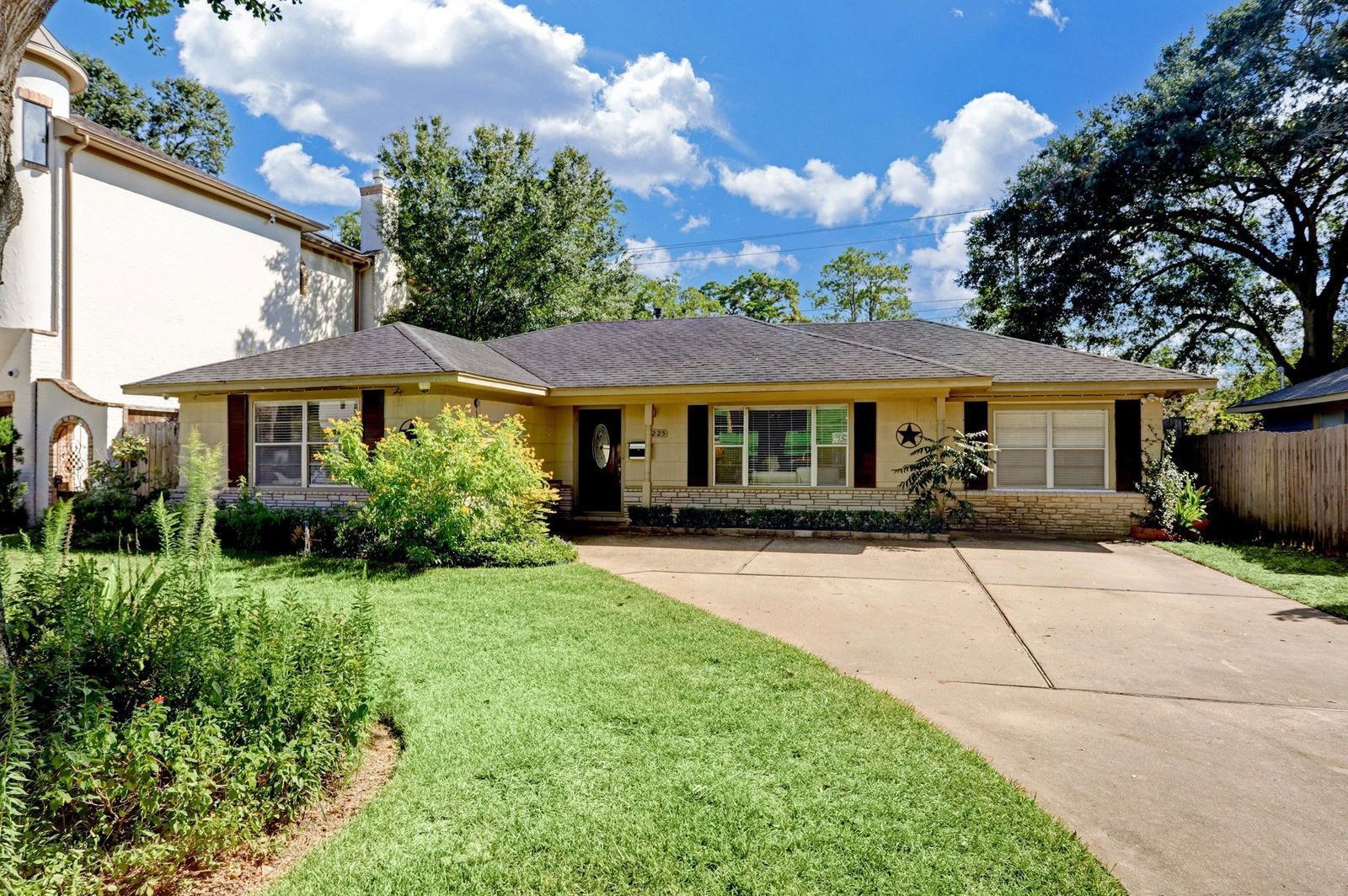 Real estate property located at 5225 Maple, Harris, Bellaire, TX, US