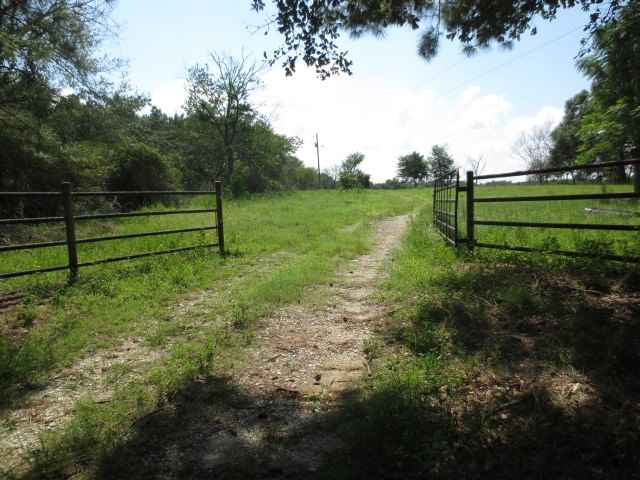 Real estate property located at 143 Piney Woods, Walker, None, Trinity, TX, US