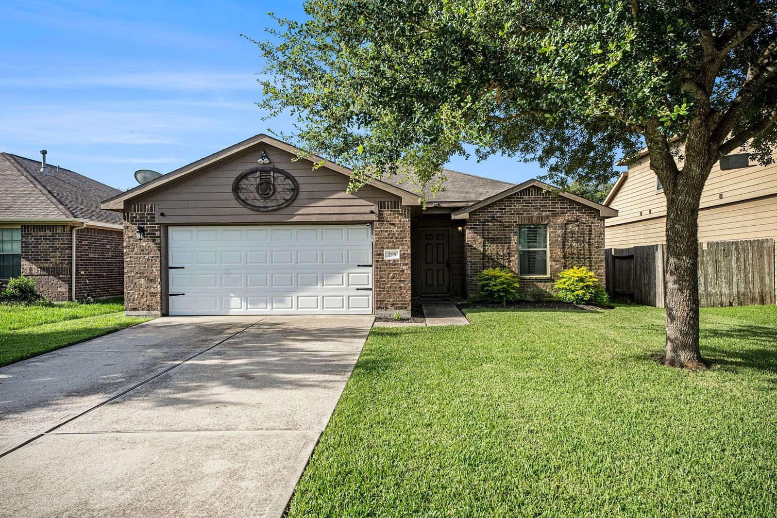 Real estate property located at 215 Hawks View, Galveston, Painted Meadows Sec 2 2008, La Marque, TX, US