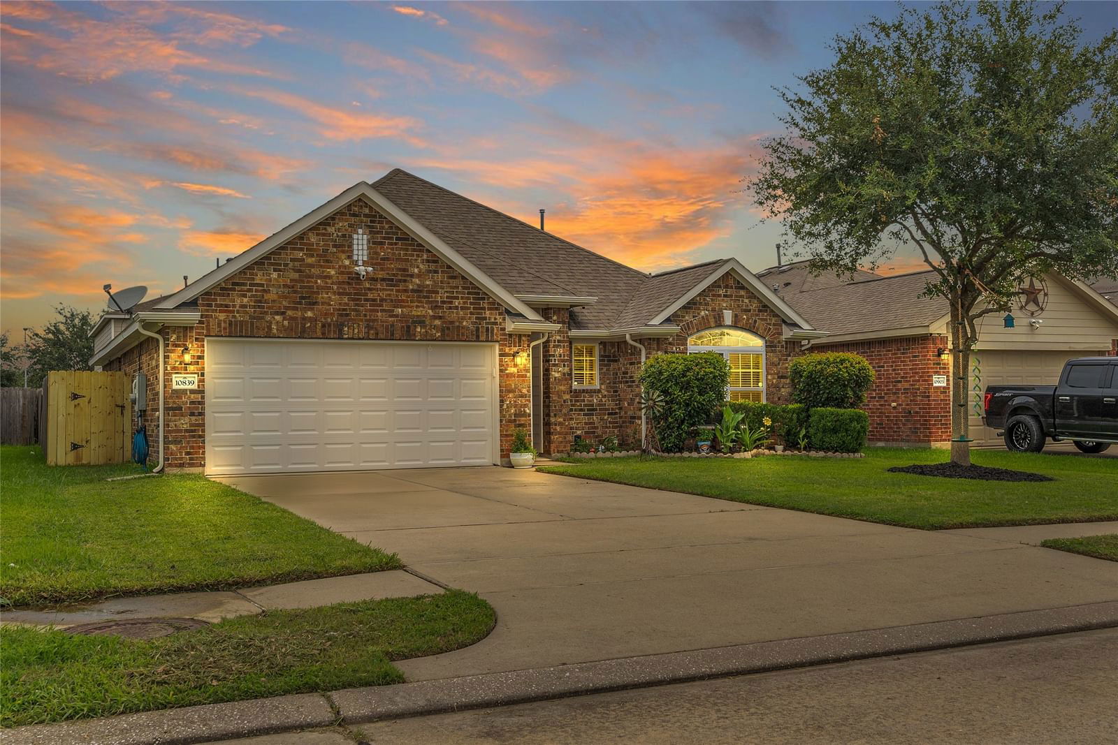 Real estate property located at 10839 Barker View, Harris, Riata West, Cypress, TX, US