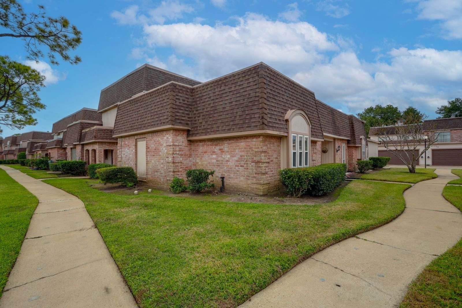 Real estate property located at 2908 Camelot, Fort Bend, Quail Valley Twnhms Sec 1, Missouri City, TX, US