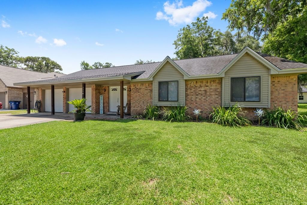 Real estate property located at 329 Freeman, Brazoria, West Columbia, TX, US