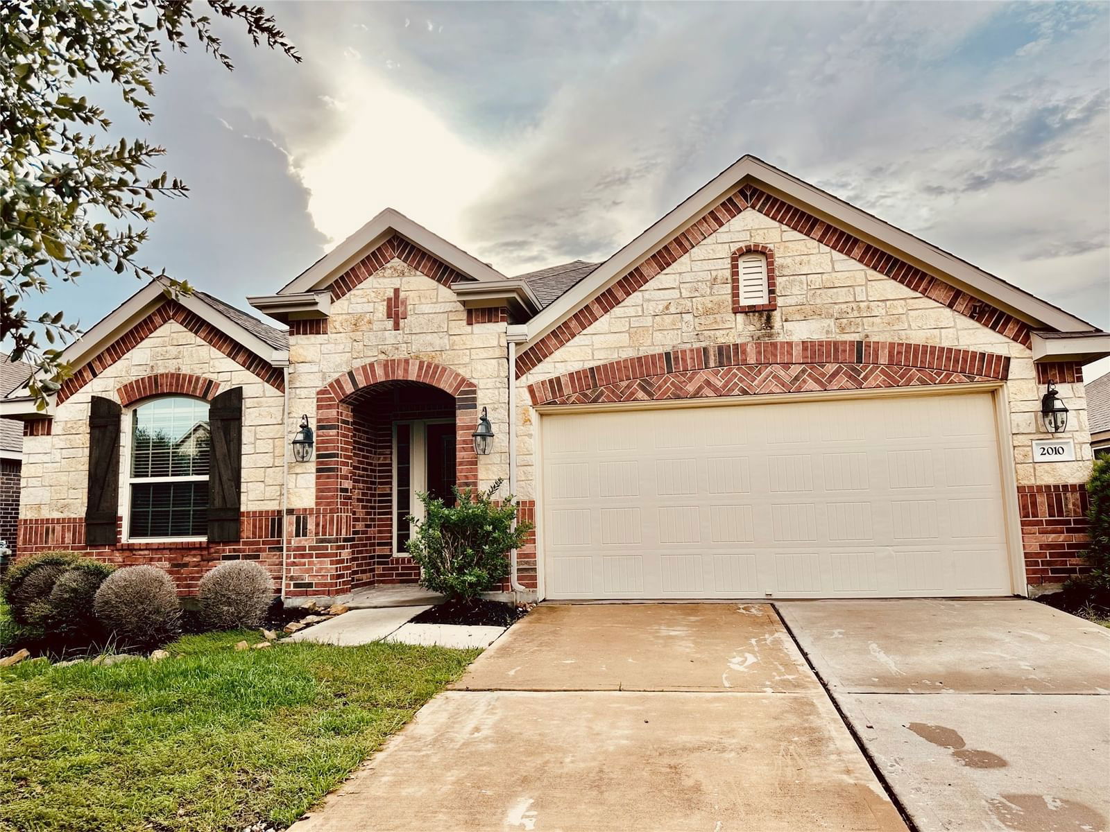 Real estate property located at 2010 Sanders Hollow, Fort Bend, Walnut Creek Sec 6, Rosenberg, TX, US