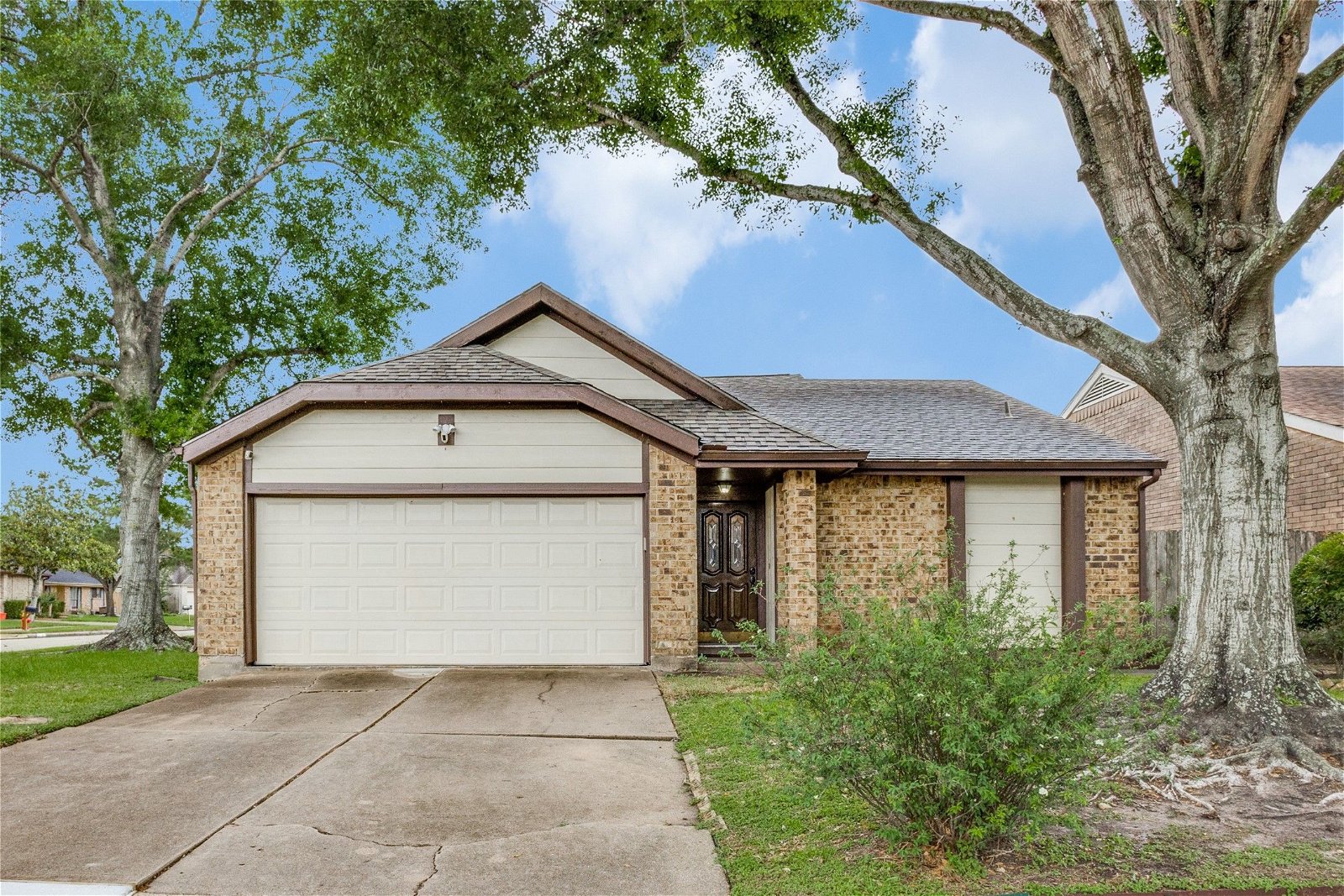 Real estate property located at 11823 Oak Meadow, Fort Bend, Meadows Place, TX, US