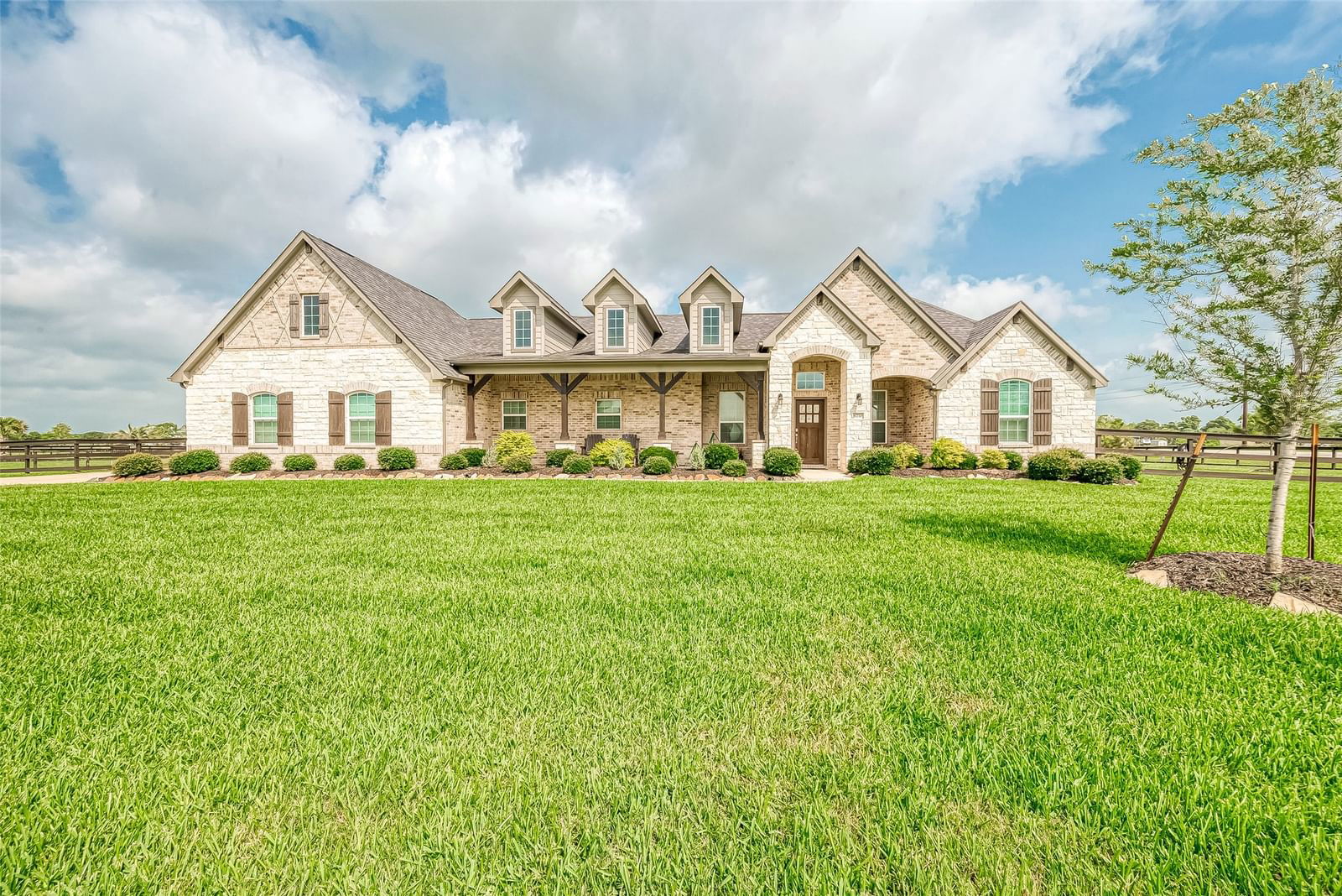 Real estate property located at 6710 Bayou Trail, Brazoria, Bayou Trails Estates, Liverpool, TX, US