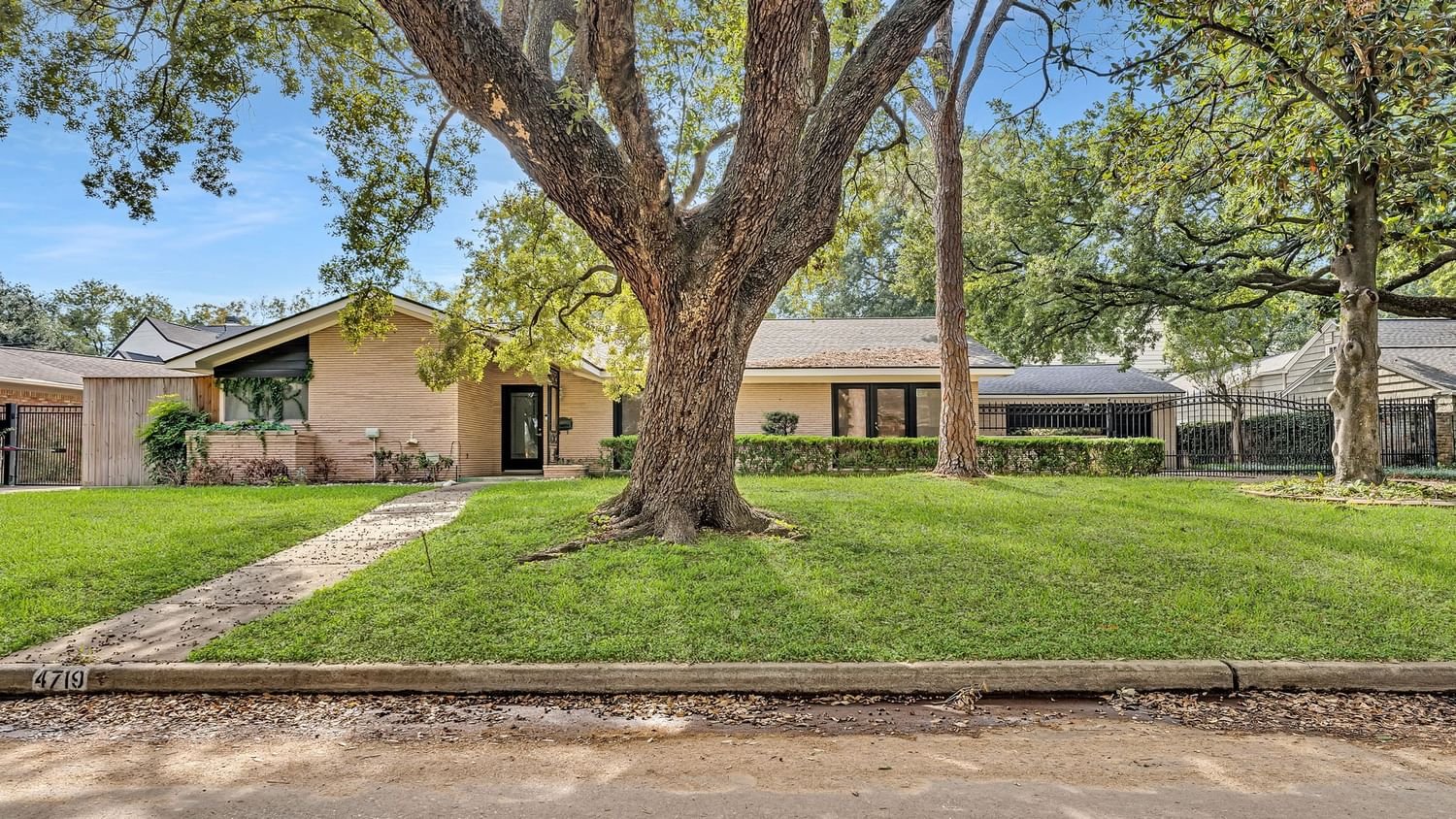 Real estate property located at 4719 Ivanhoe, Harris, Afton Oaks, Houston, TX, US