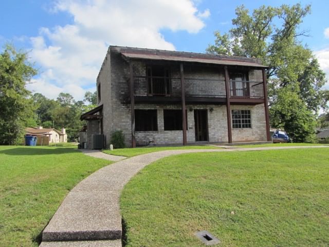 Real estate property located at 1919 20th, Walker, Highland - Sec 3, Huntsville, TX, US