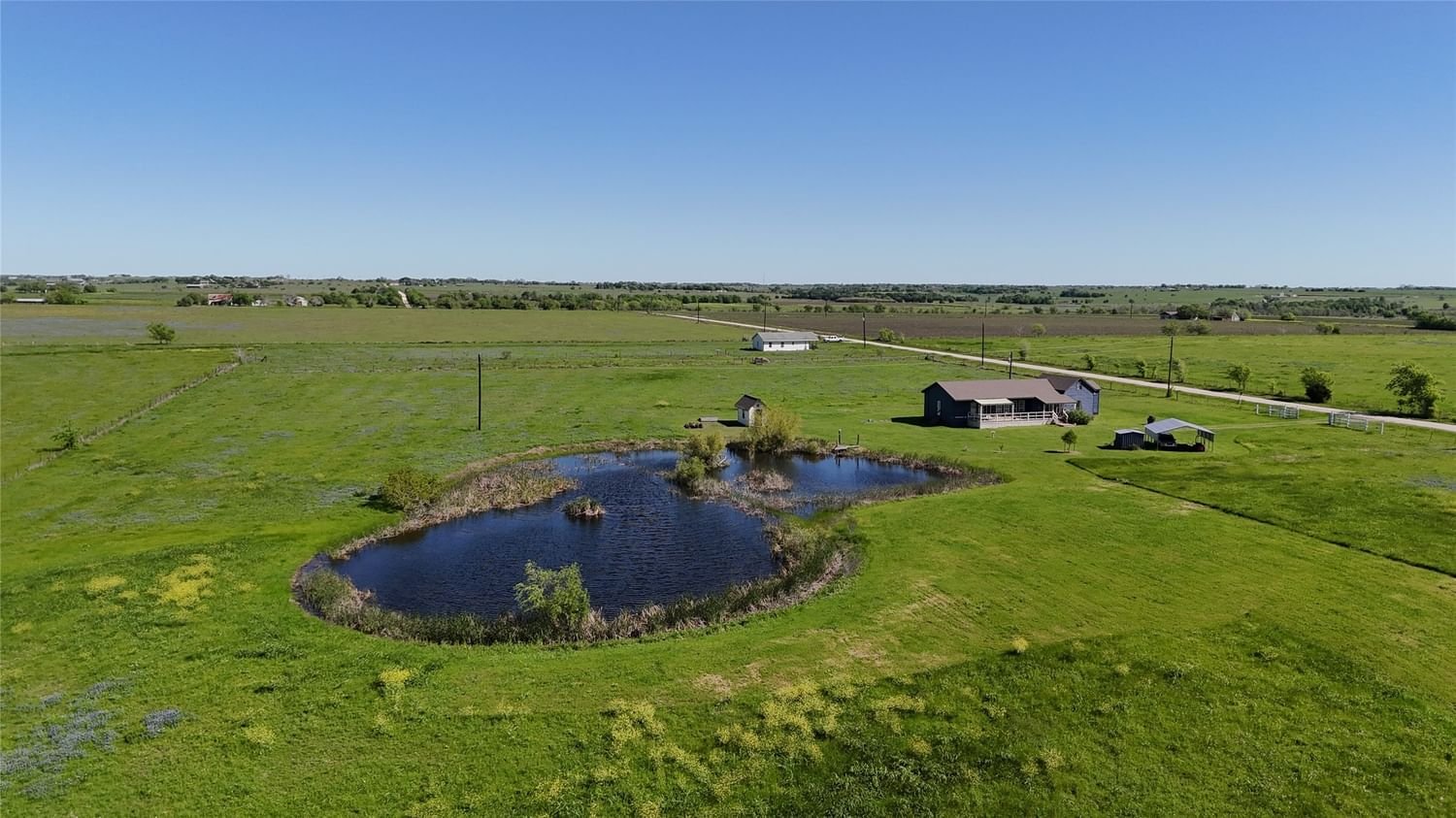 Real estate property located at 398 County Road 264, Lavaca, Daniels, Moulton, TX, US