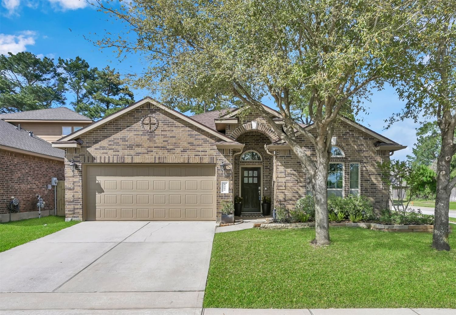 Real estate property located at 8902 Alcina, Harris, Saddlebrook Village, Tomball, TX, US