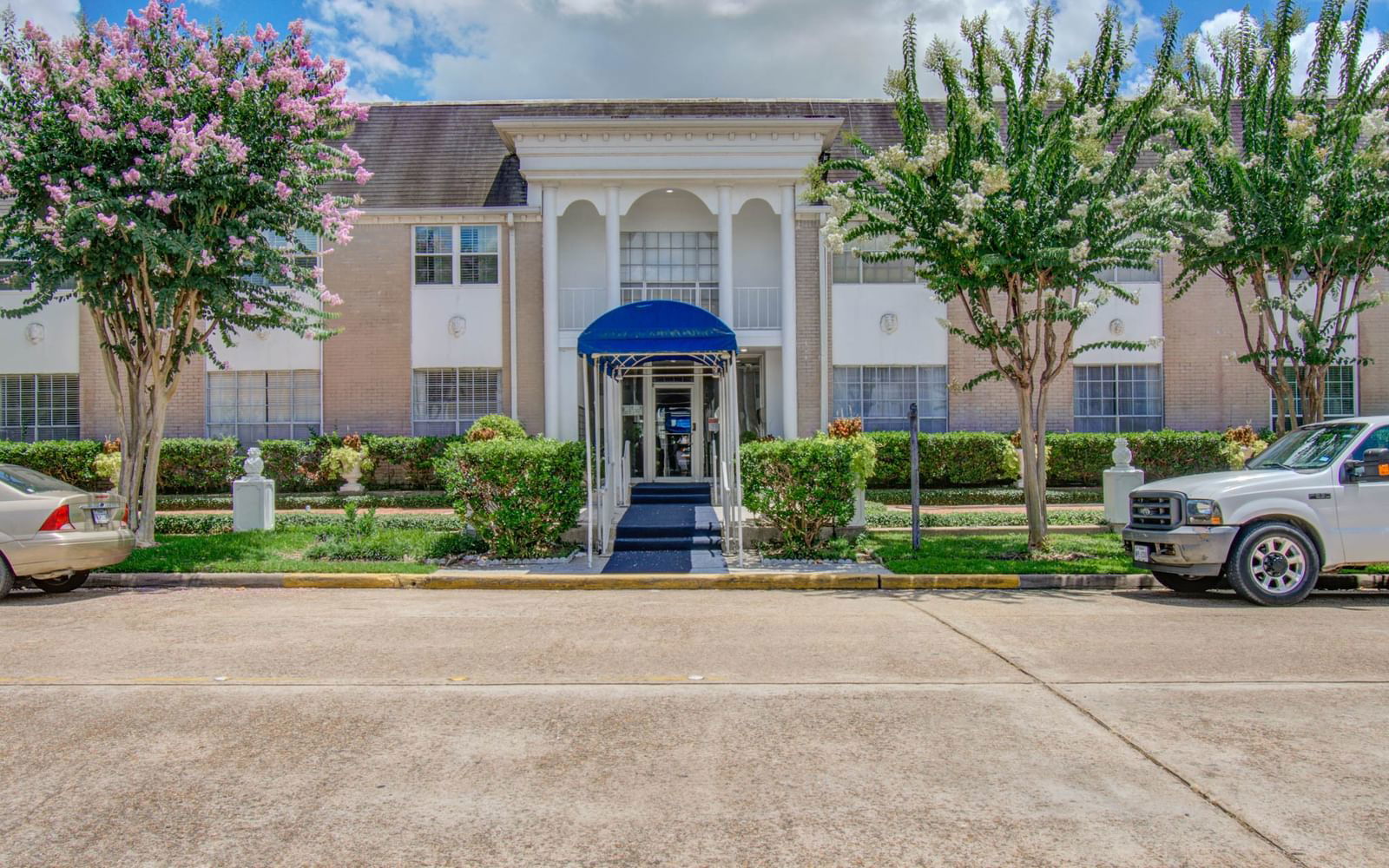 Real estate property located at 2701 Bellefontaine B27, Harris, The Barclay, Houston, TX, US