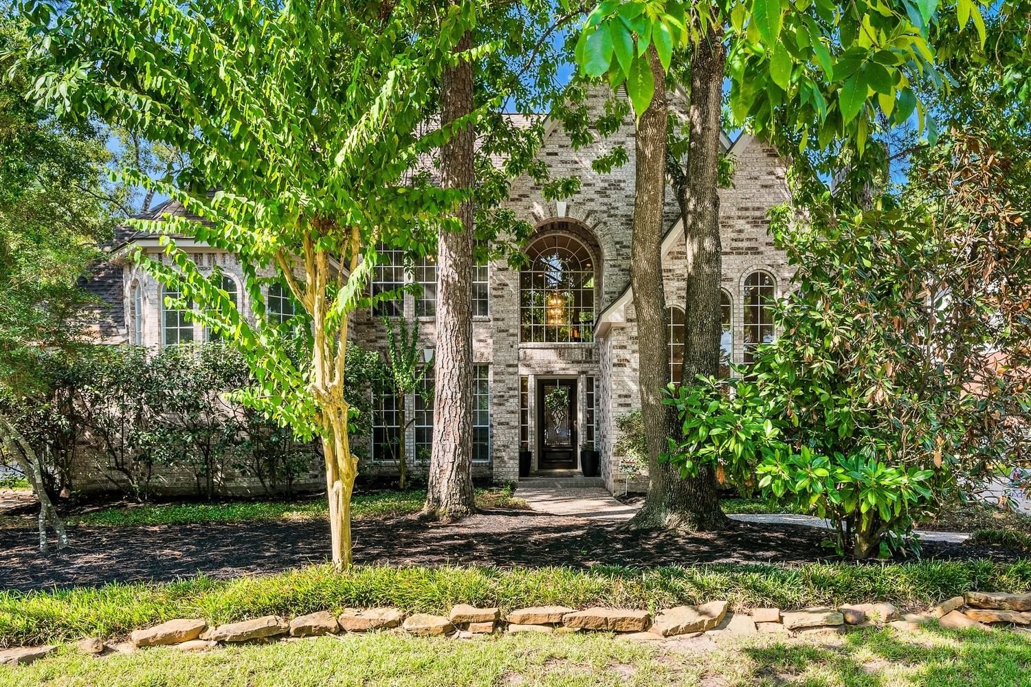 Real estate property located at 11 Craggy Rock, Montgomery, The Woodlands, TX, US