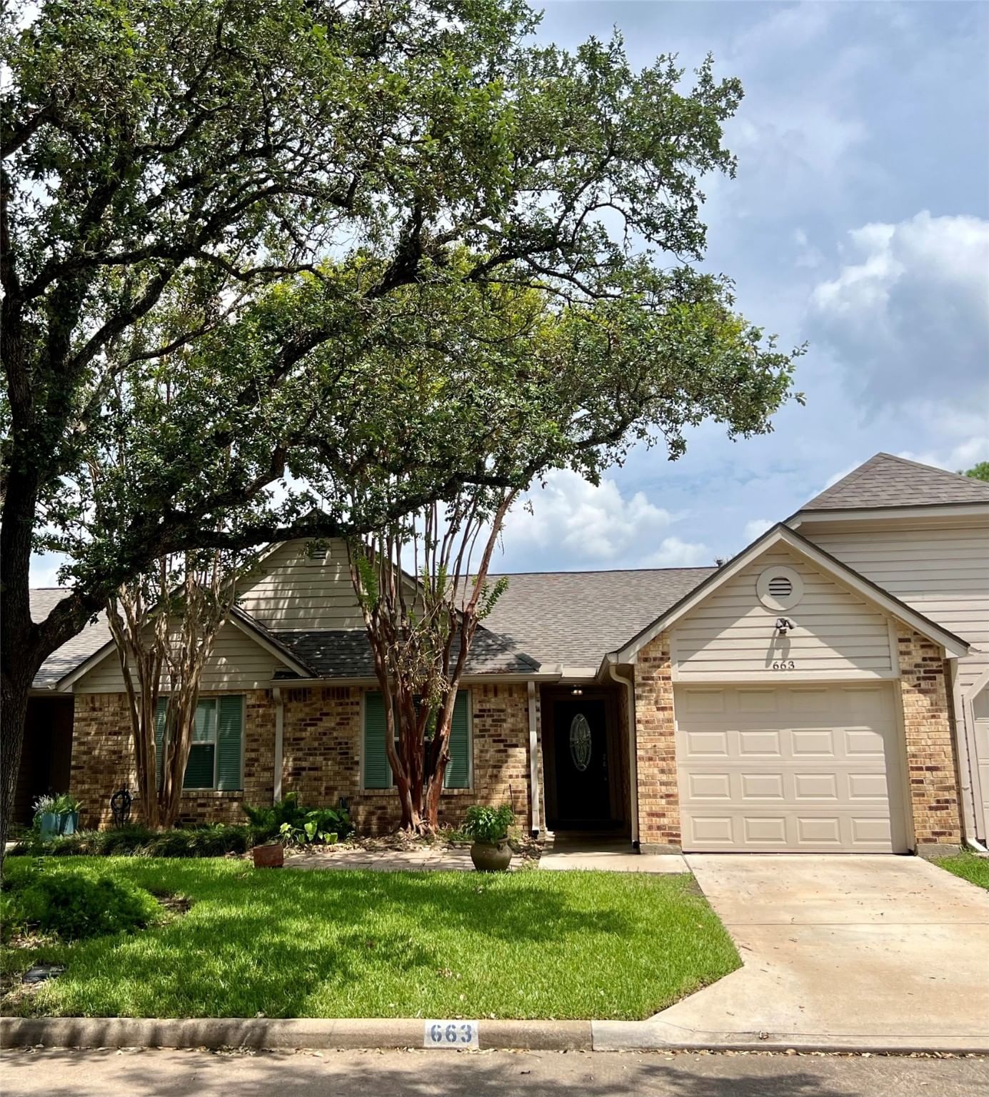 Real estate property located at 663 Country Grove, Brazoria, Country Grove Townhomes, Pearland, TX, US