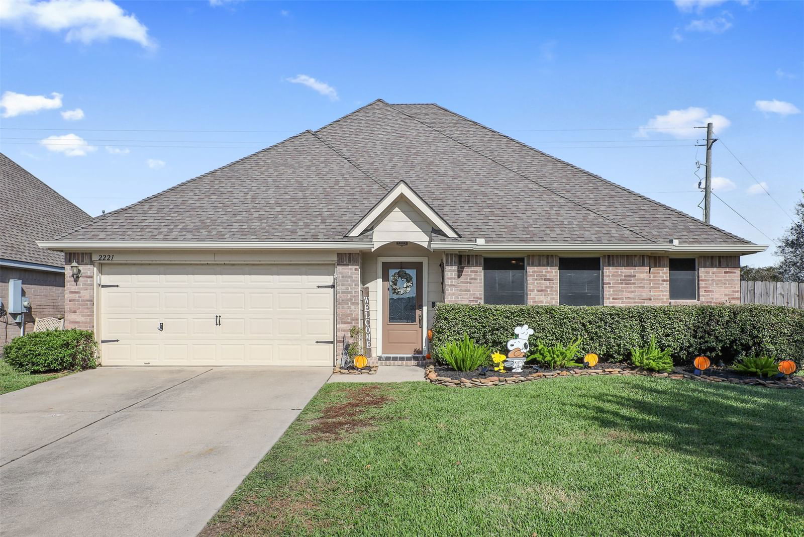 Real estate property located at 2221 Sugar Hill Drive, Harris, Crestwood, Deer Park, TX, US