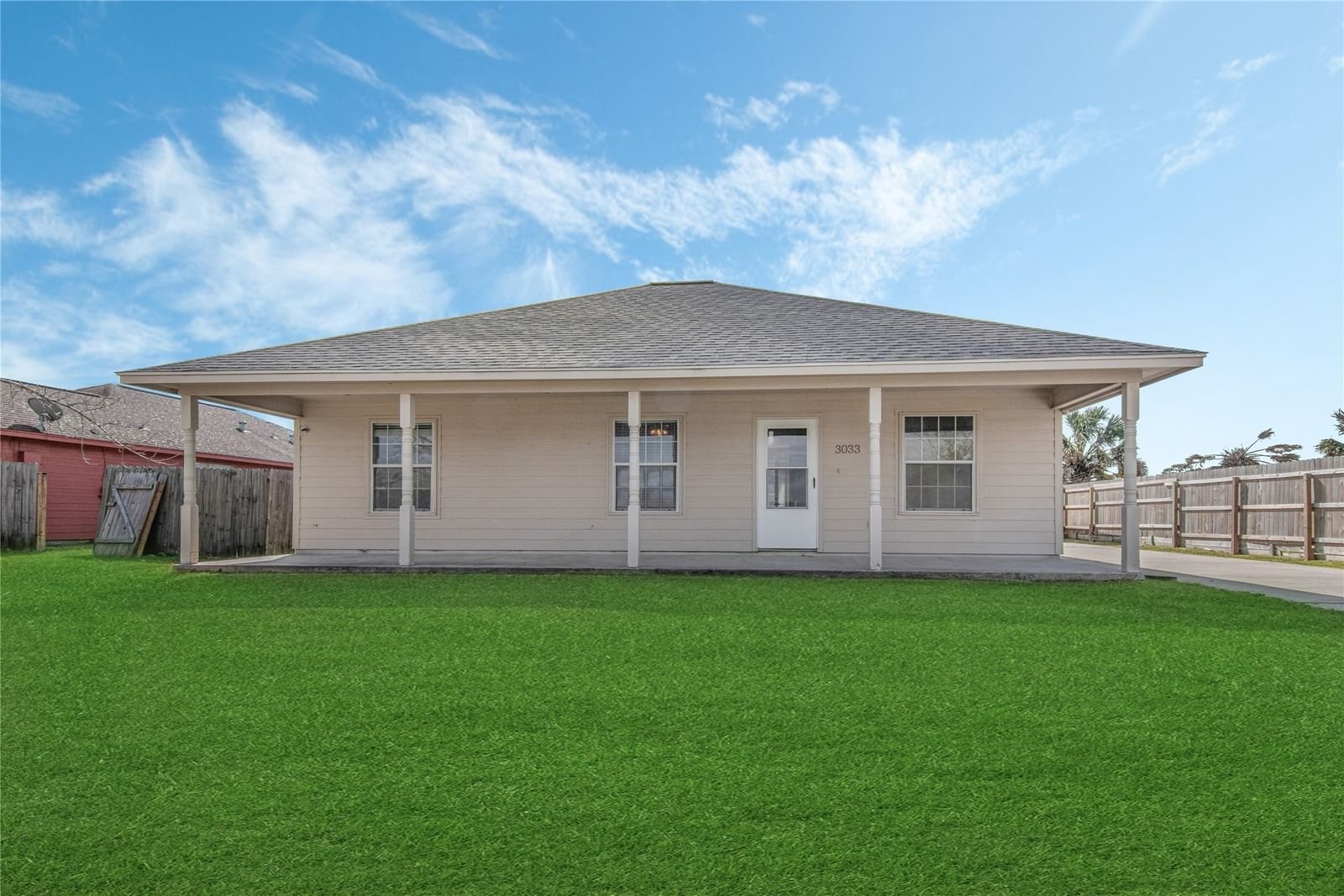 Real estate property located at 3033 Jefferson, Galveston, Vauthier Court 2004, La Marque, TX, US