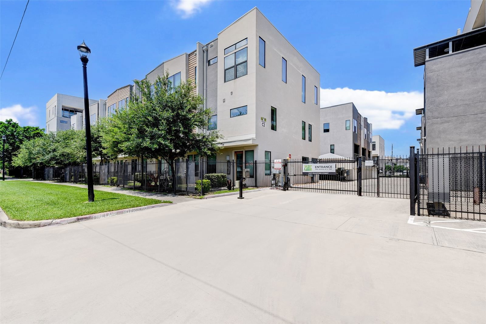 Real estate property located at 2401 Crawford A205, Harris, Int Common Land & Ele Parc/Mid, Houston, TX, US