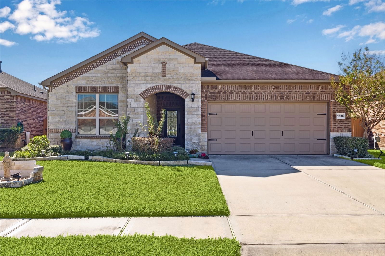 Real estate property located at 1614 Cavallo Pass, Galveston, Village/Tuscan Lakes Sec 3 Ph 2, League City, TX, US