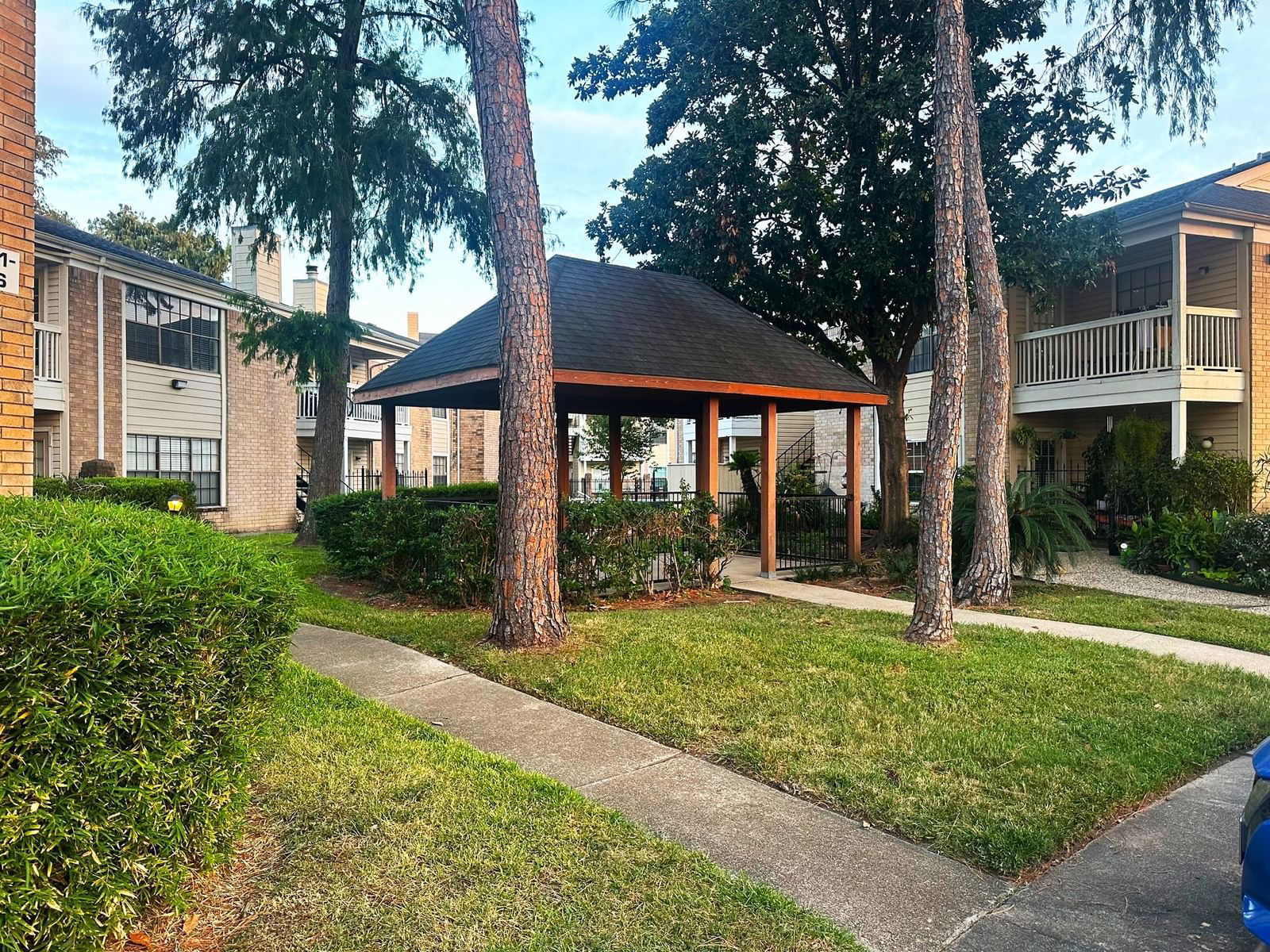 Real estate property located at 2750 Holly Hall #616, Harris, Briarwick Condo Ph 01, Houston, TX, US