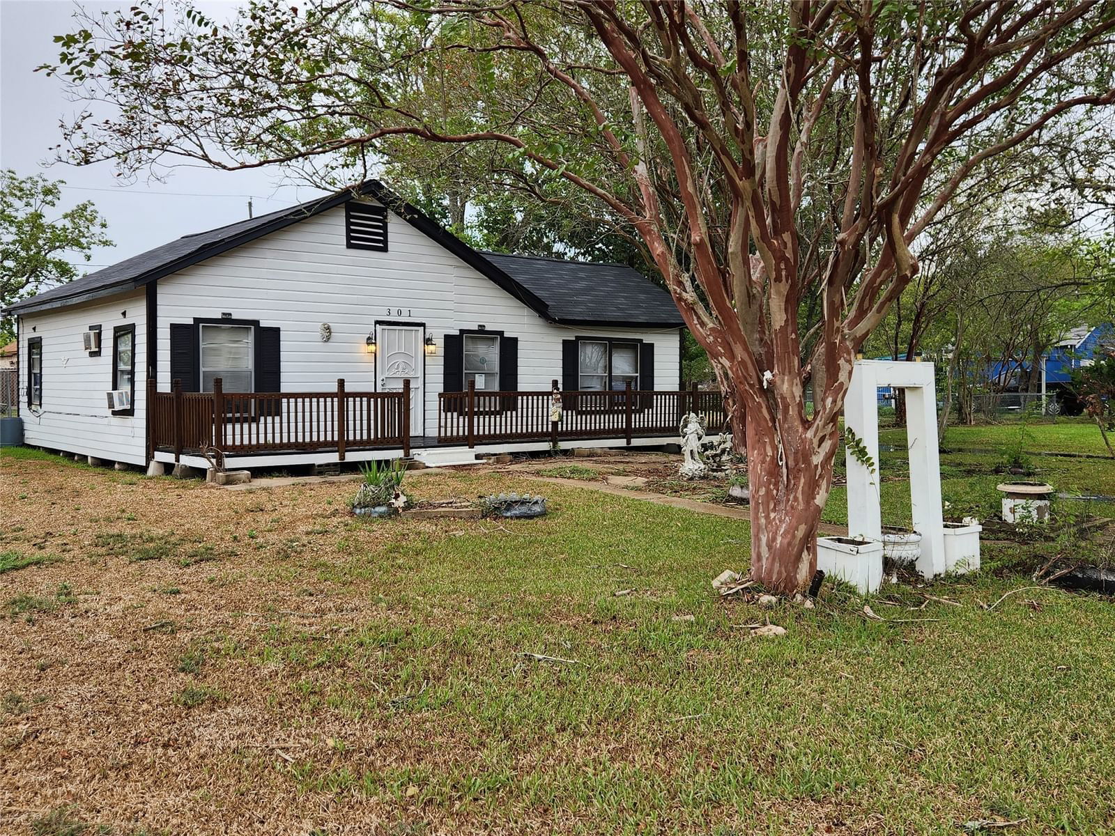 Real estate property located at 301 Avenue D, Brazoria, Velasco Freeport, Freeport, TX, US