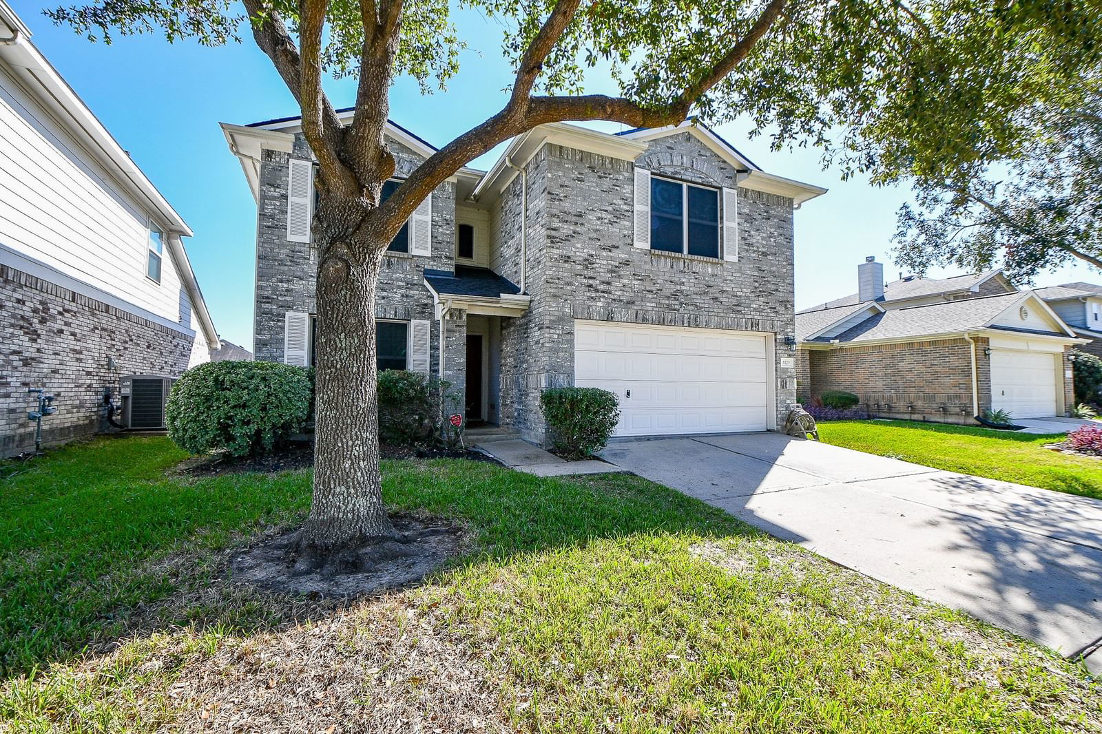 Real estate property located at 2223 Lawn Crest, Fort Bend, Meadow Crest Sec 1, Missouri City, TX, US