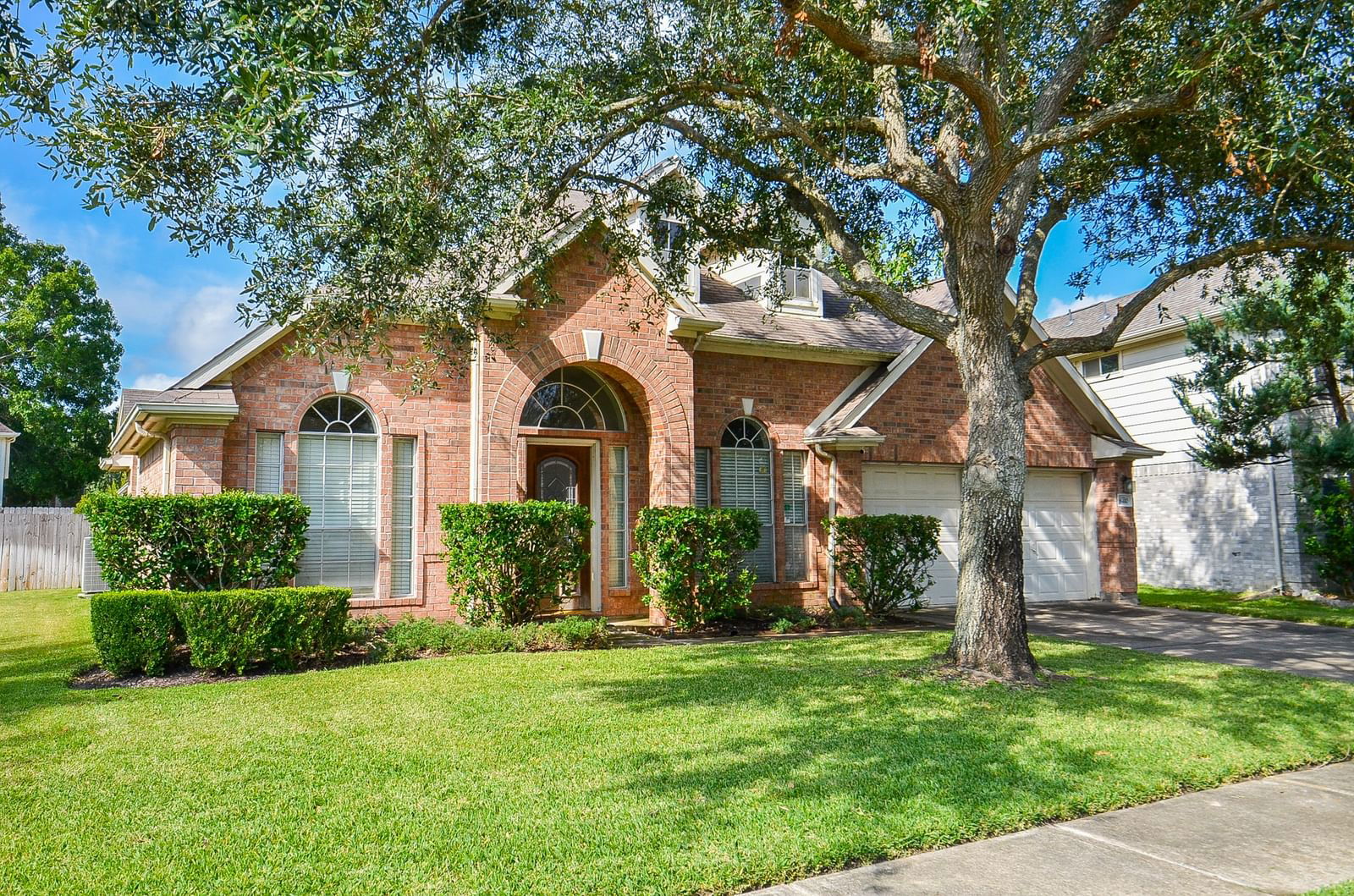 Real estate property located at 8410 Ash Garden, Fort Bend, Mission Glen Estates Sec 4, Houston, TX, US