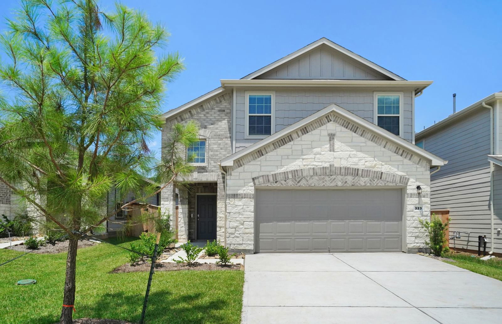 Real estate property located at 323 SHADY CEDAR HILL, Montgomery, THE PINES AT SEVEN COVES, Willis, TX, US