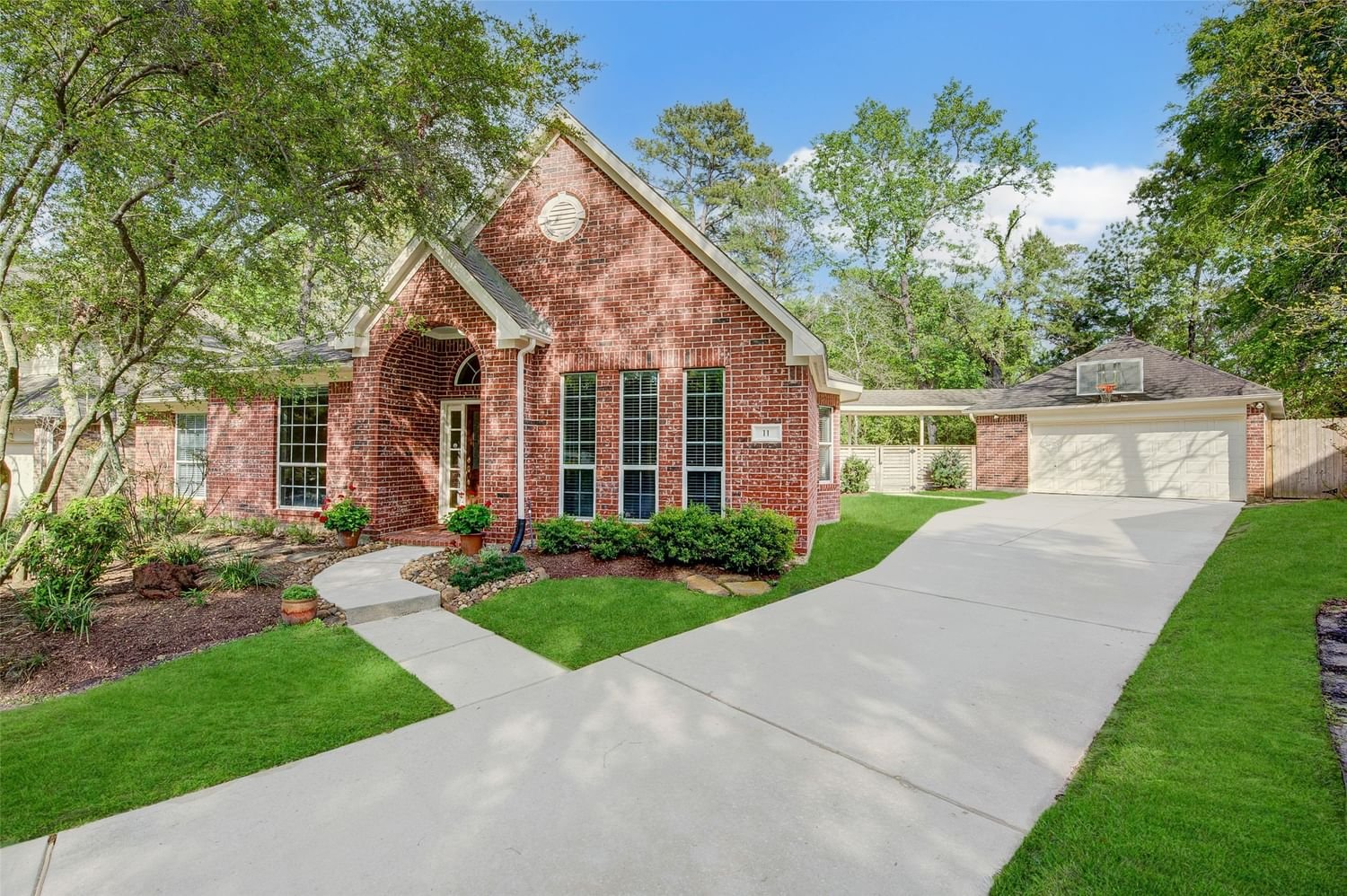 Real estate property located at 11 Sun Shower, Montgomery, Wdlnds Village Indian Sprg 10, The Woodlands, TX, US