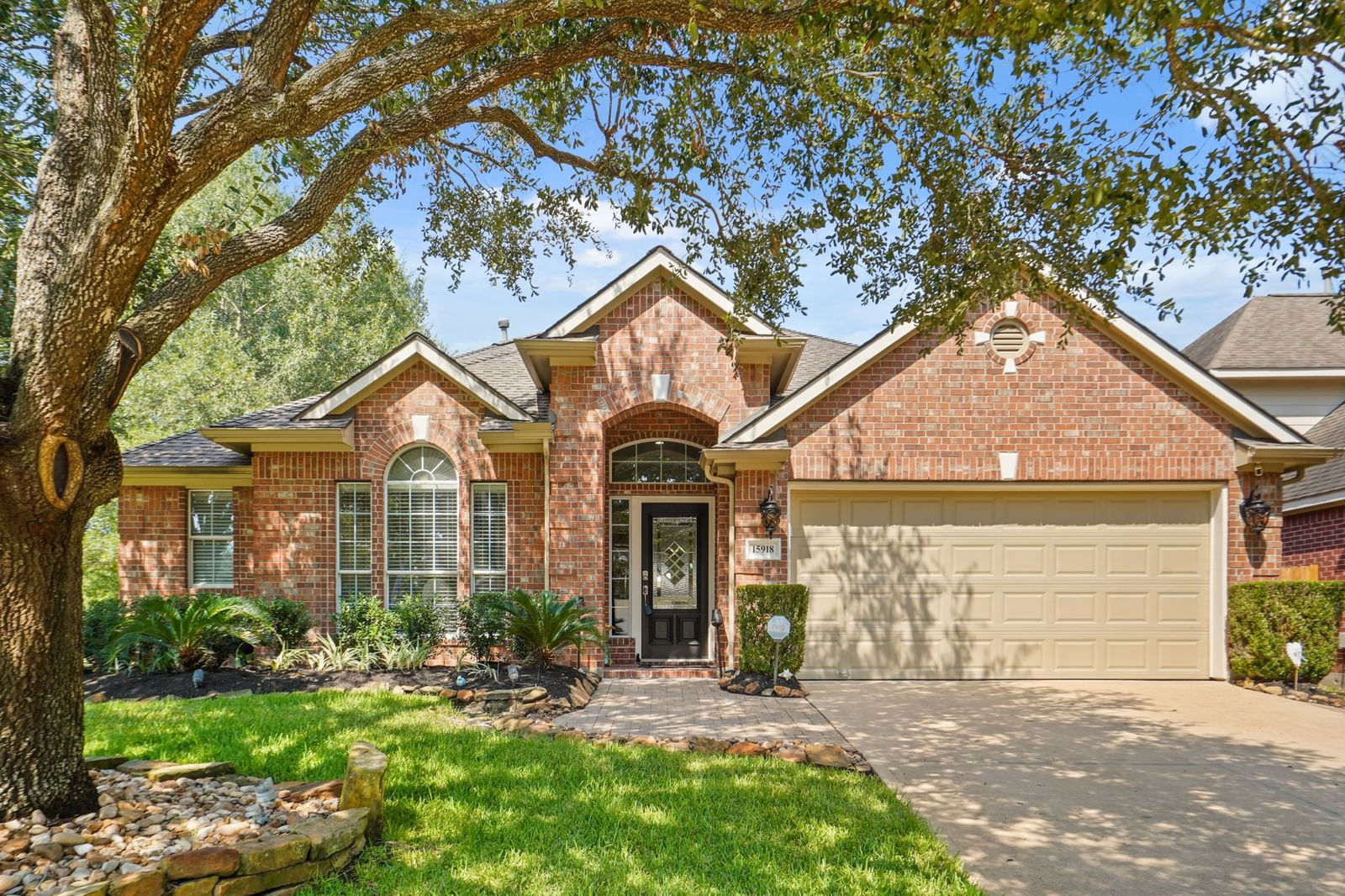 Real estate property located at 15918 Flowercroft, Harris, Northlake Forest, Cypress, TX, US