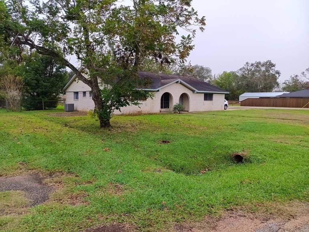 Real estate property located at 2102 Avenue K, Brazoria, Danbury, Danbury, TX, US