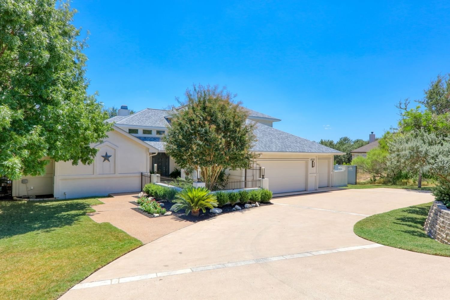 Real estate property located at 18707 Venture, Travis, Point Venture, Point Venture, TX, US