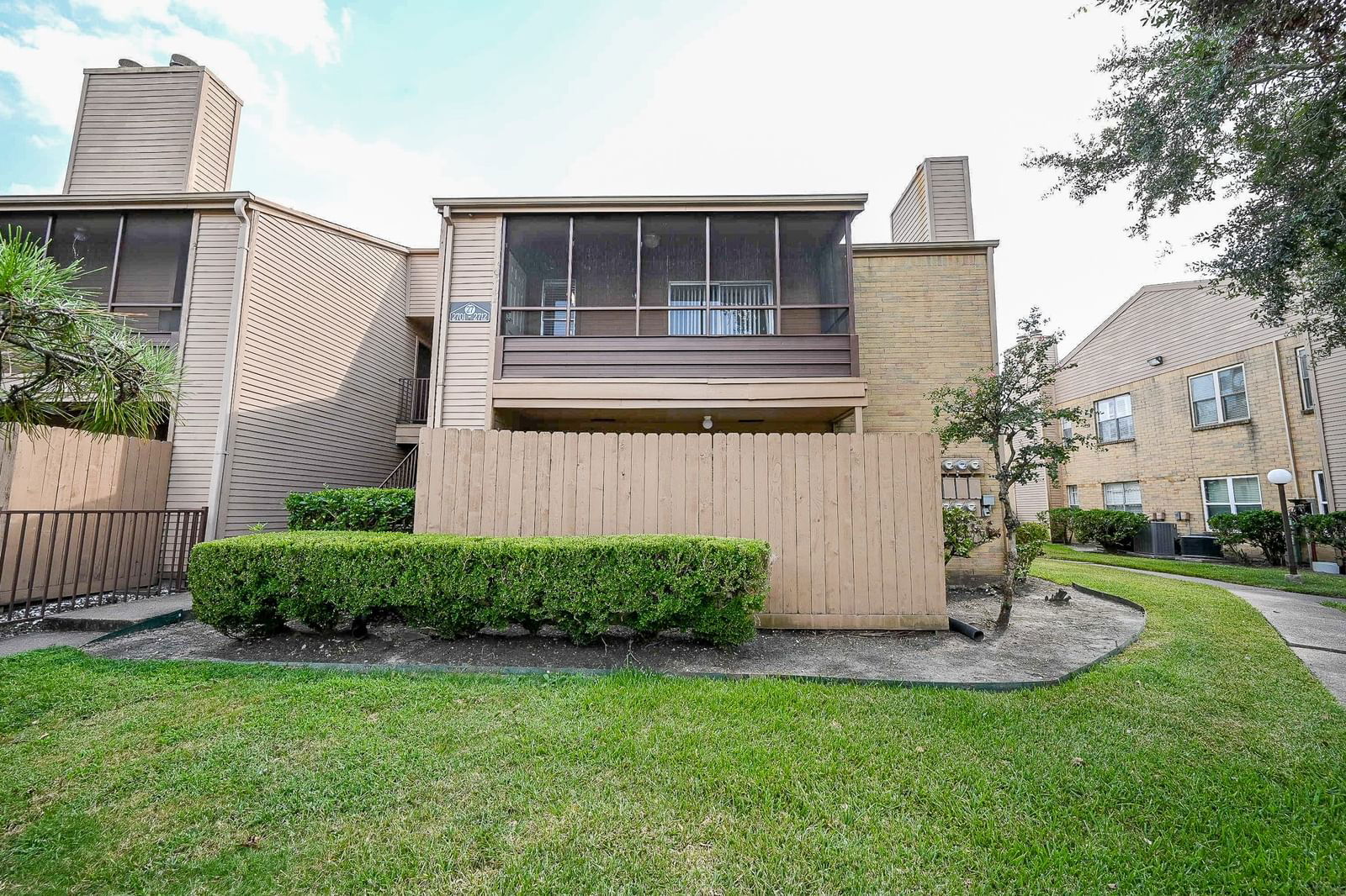 Real estate property located at 10555 Turtlewood #2701, Harris, Terrace Condo Ph 05, Houston, TX, US