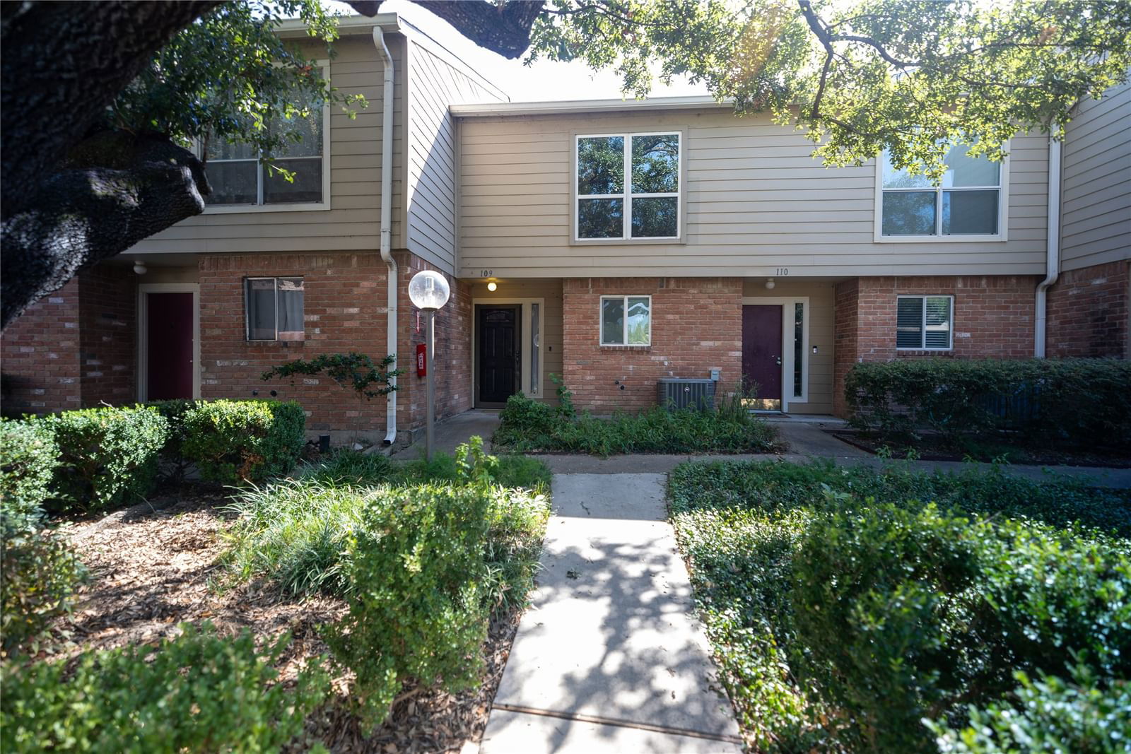 Real estate property located at 5005 Georgi #109, Harris, Covered Bridge Condo Ph 02, Houston, TX, US