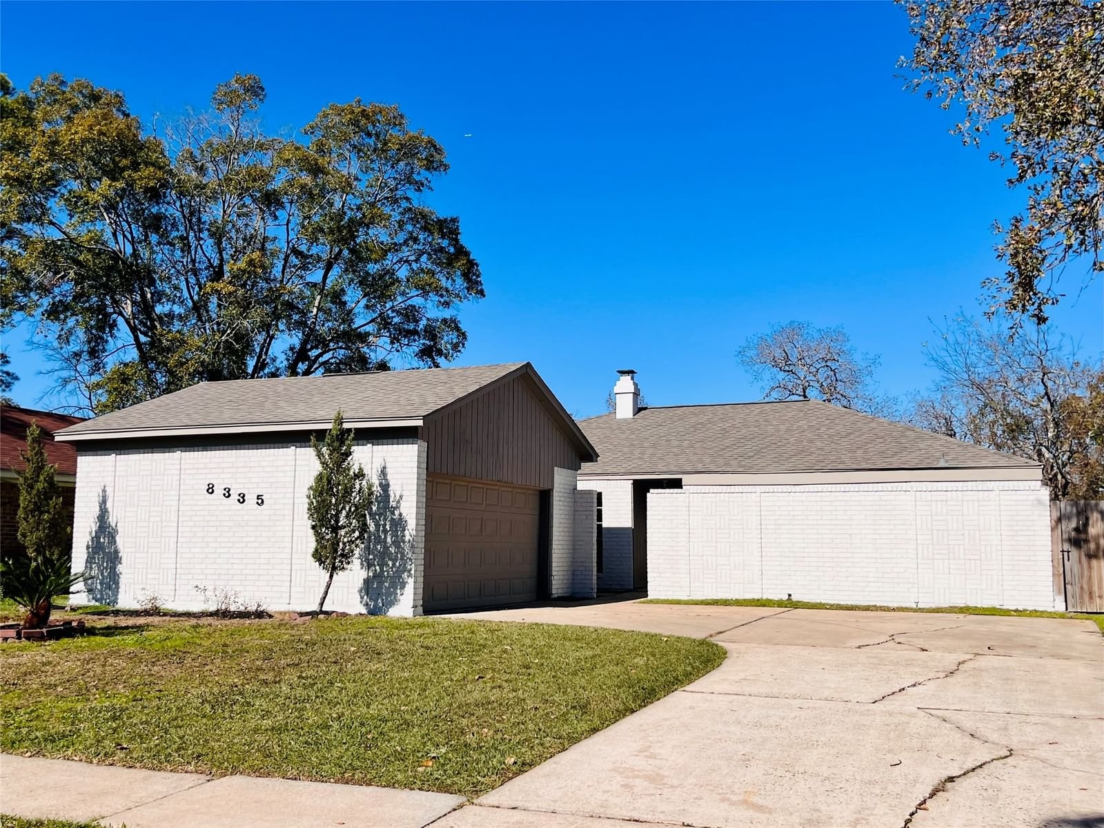 Real estate property located at 8335 Sterlingshire, Harris, Glenwood Forest, Houston, TX, US