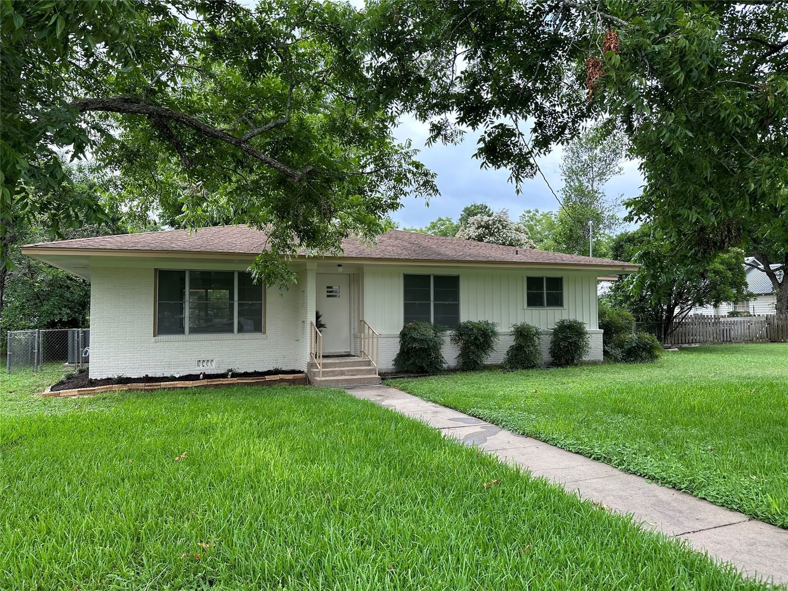 Real estate property located at 326 Live Oak, Fayette, Eblin 426, La Grange, TX, US