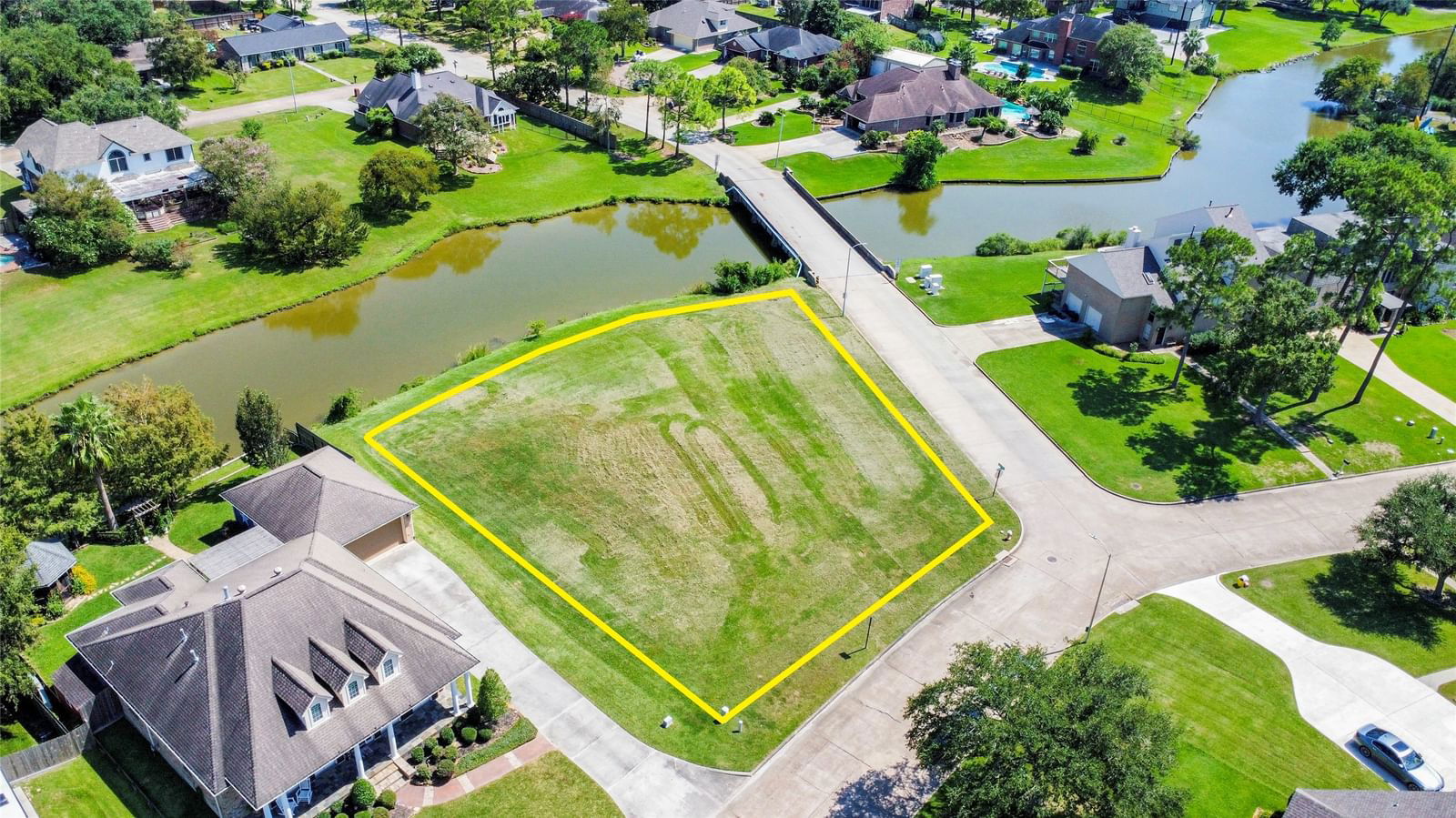 Real estate property located at 1 Bayou, Harris, Shady River Sec 02, La Porte, TX, US