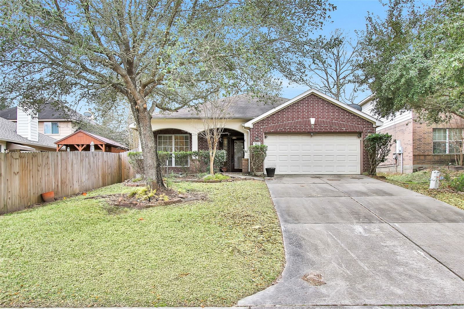 Real estate property located at 913 Summer Wood, Montgomery, Summer Wood 01, Conroe, TX, US