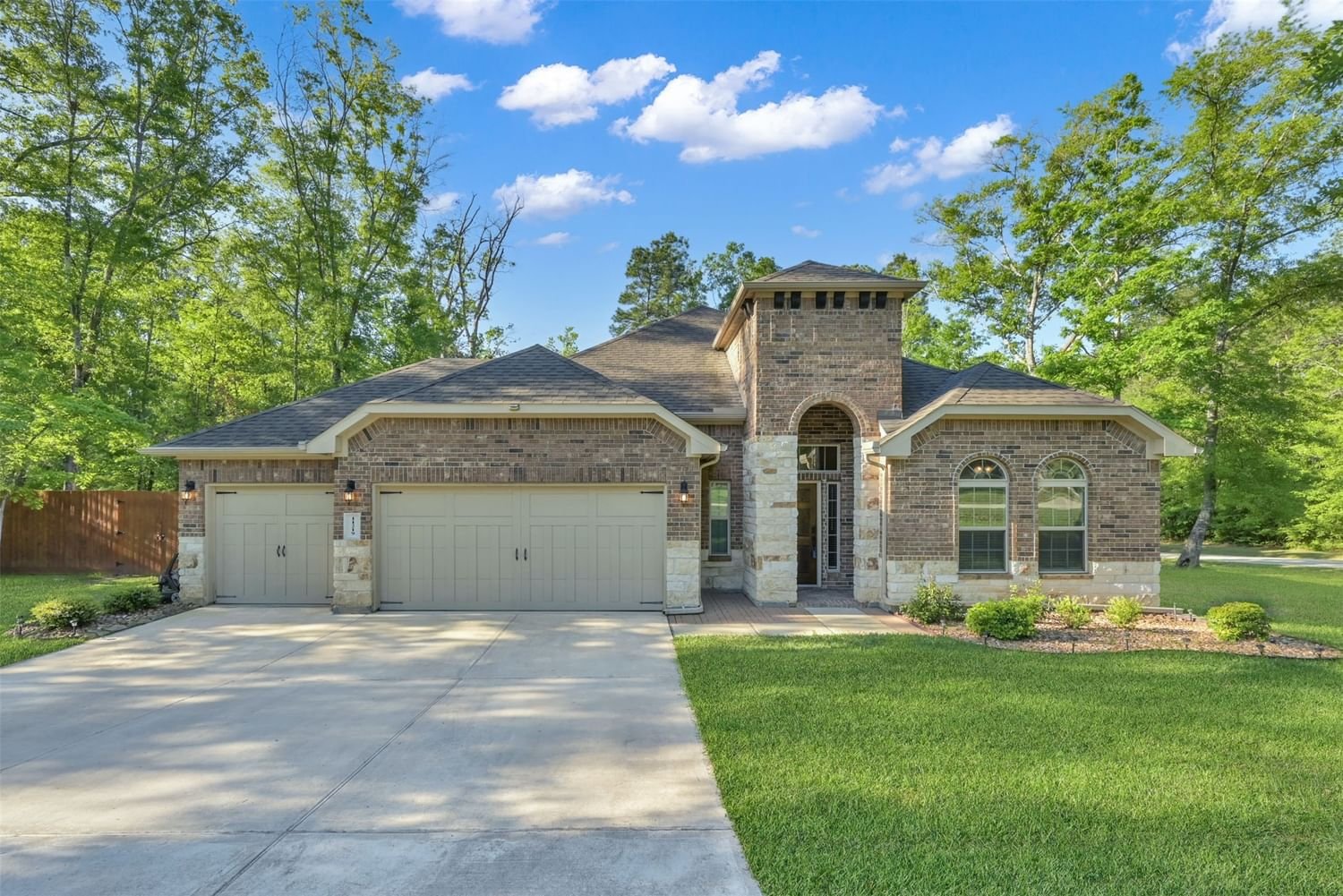 Real estate property located at 11219 Quiet Lake, Montgomery, Shadow Lake Forest, Conroe, TX, US