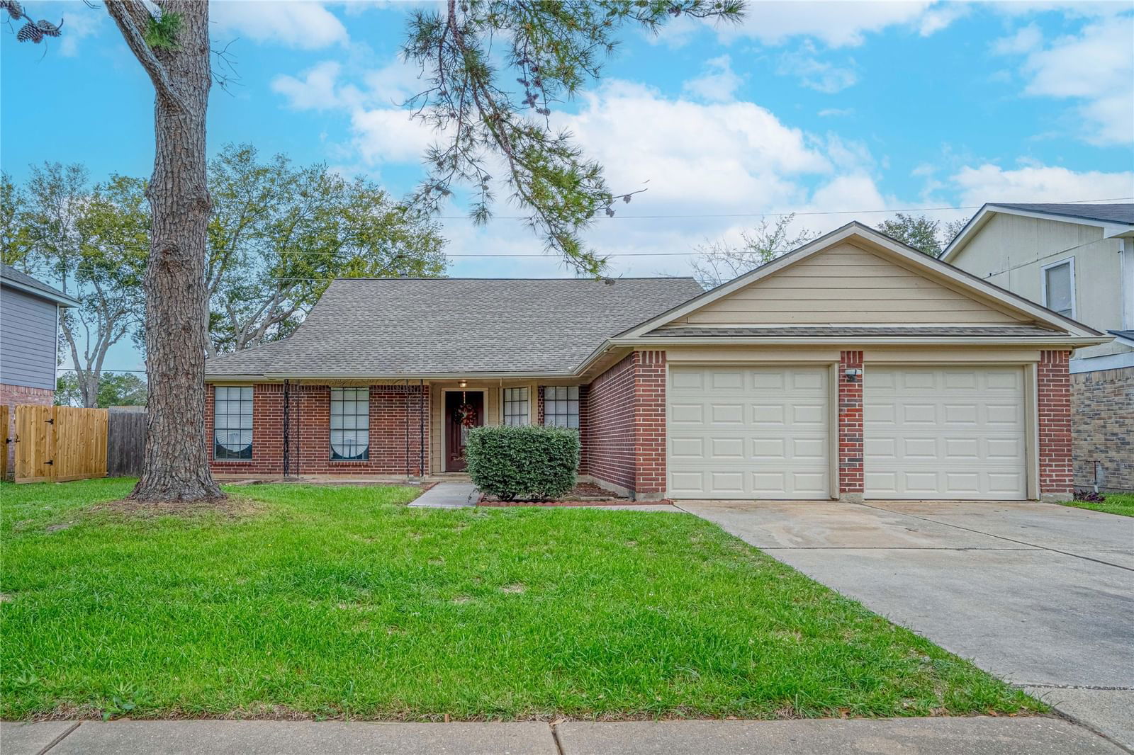 Real estate property located at 10106 Early Spring, Harris, Harvest Bend Sec 01, Houston, TX, US