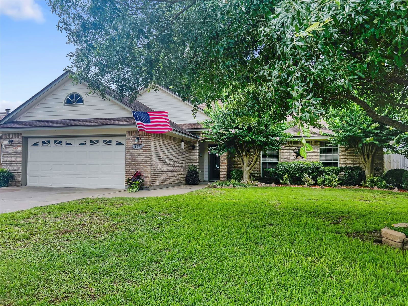 Real estate property located at 107 Concord, Brazoria, College Park Estates, Clute, TX, US