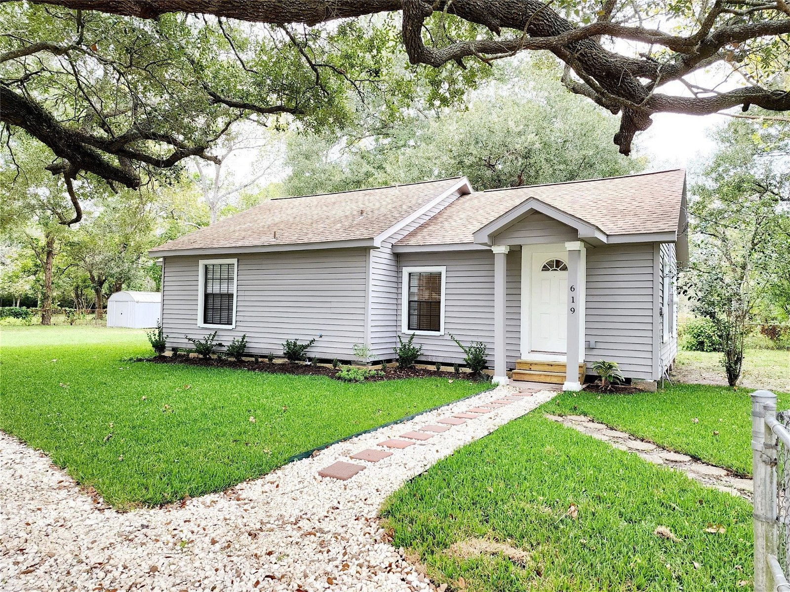 Real estate property located at 619 Akers, Brazoria, Angleton, TX, US