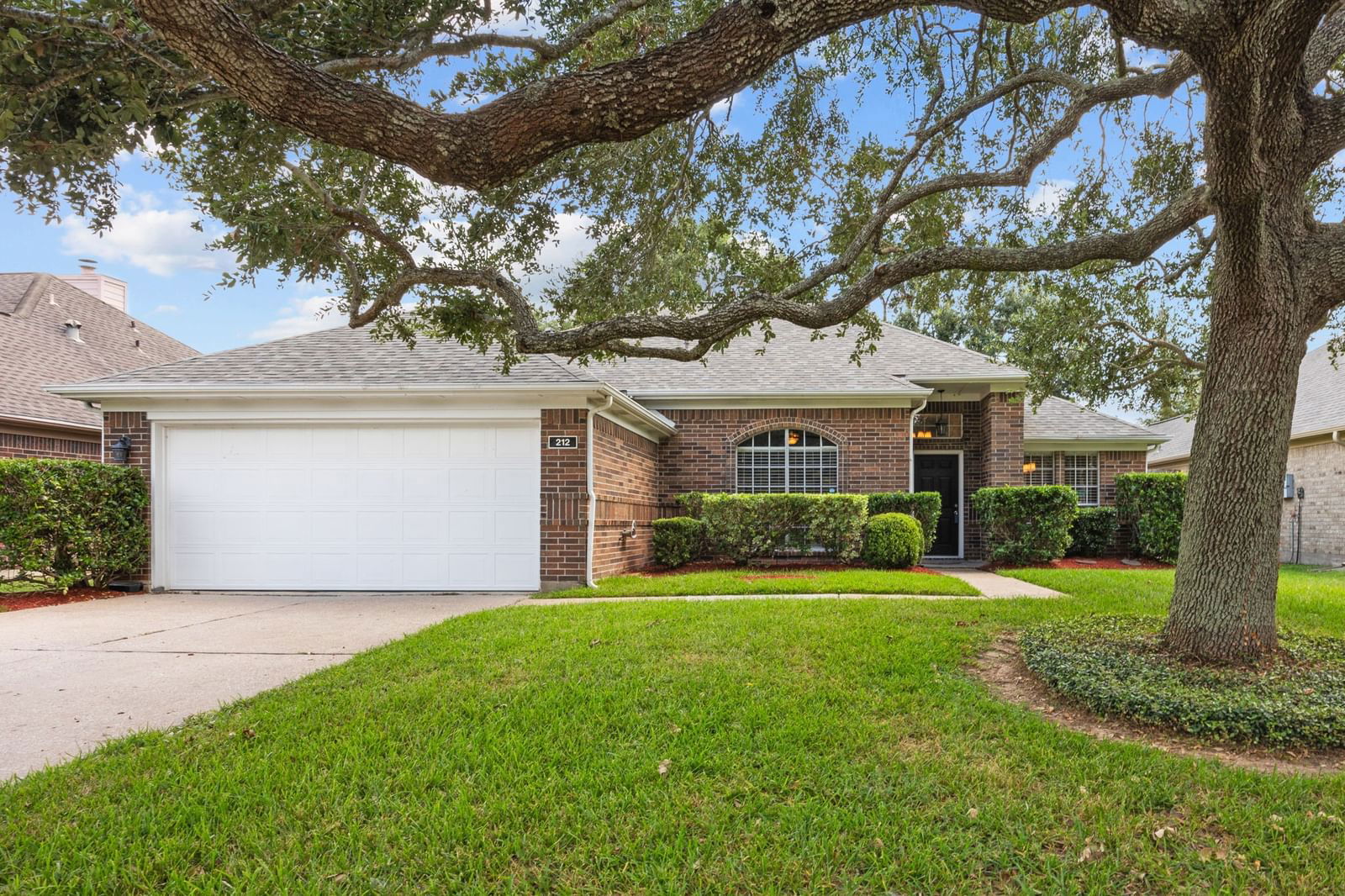 Real estate property located at 212 Wood Hollow, Galveston, Meadow Bend, League City, TX, US